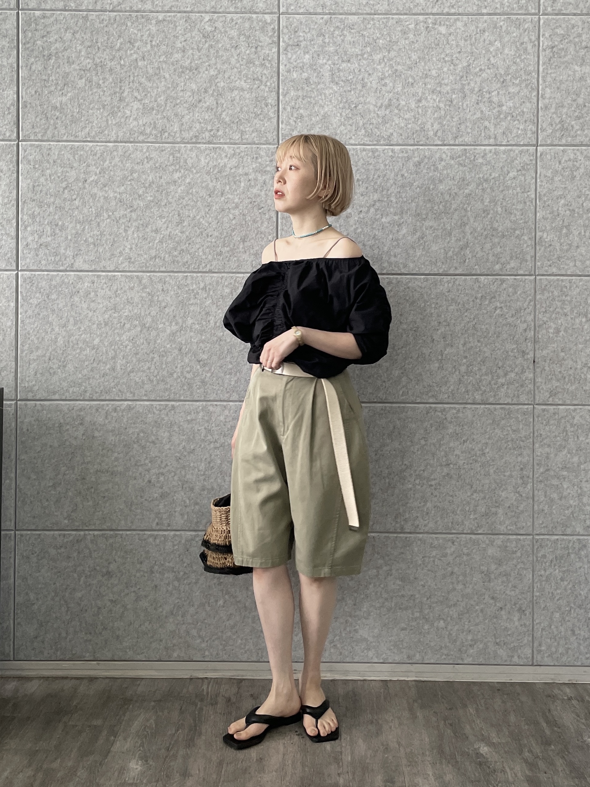 mikuさんの「INDIVI｜ハーフ丈バレルパンツ」を使ったコーディネート