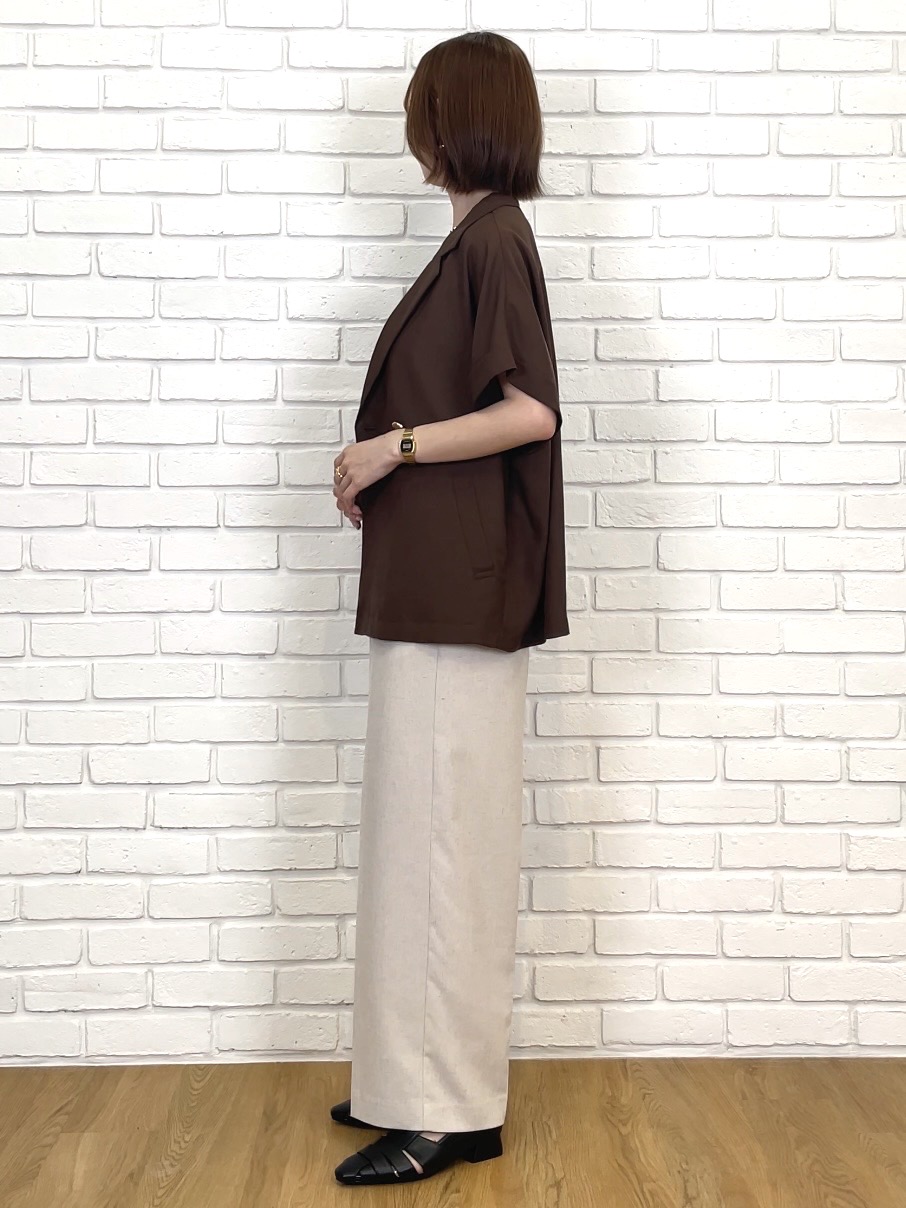 NATSUMIさんの「grove｜【洗濯機OK/SETUP可】シワになりにくいハーフスリーブジャケット」を使ったコーディネート