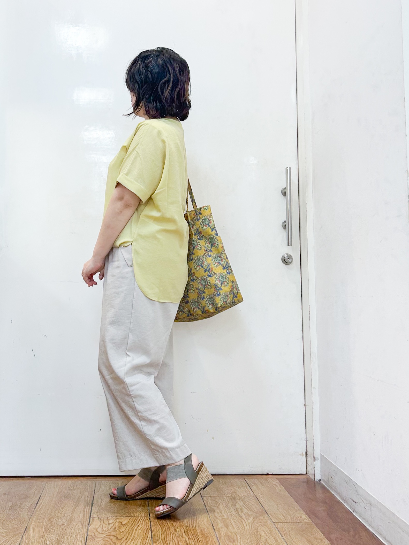 haruさんの「SHOO･LA･RUE｜【着丈選べる/体型カバー】洗濯後しわになりにくい さらっと快適ドルマントップス」を使ったコーディネート