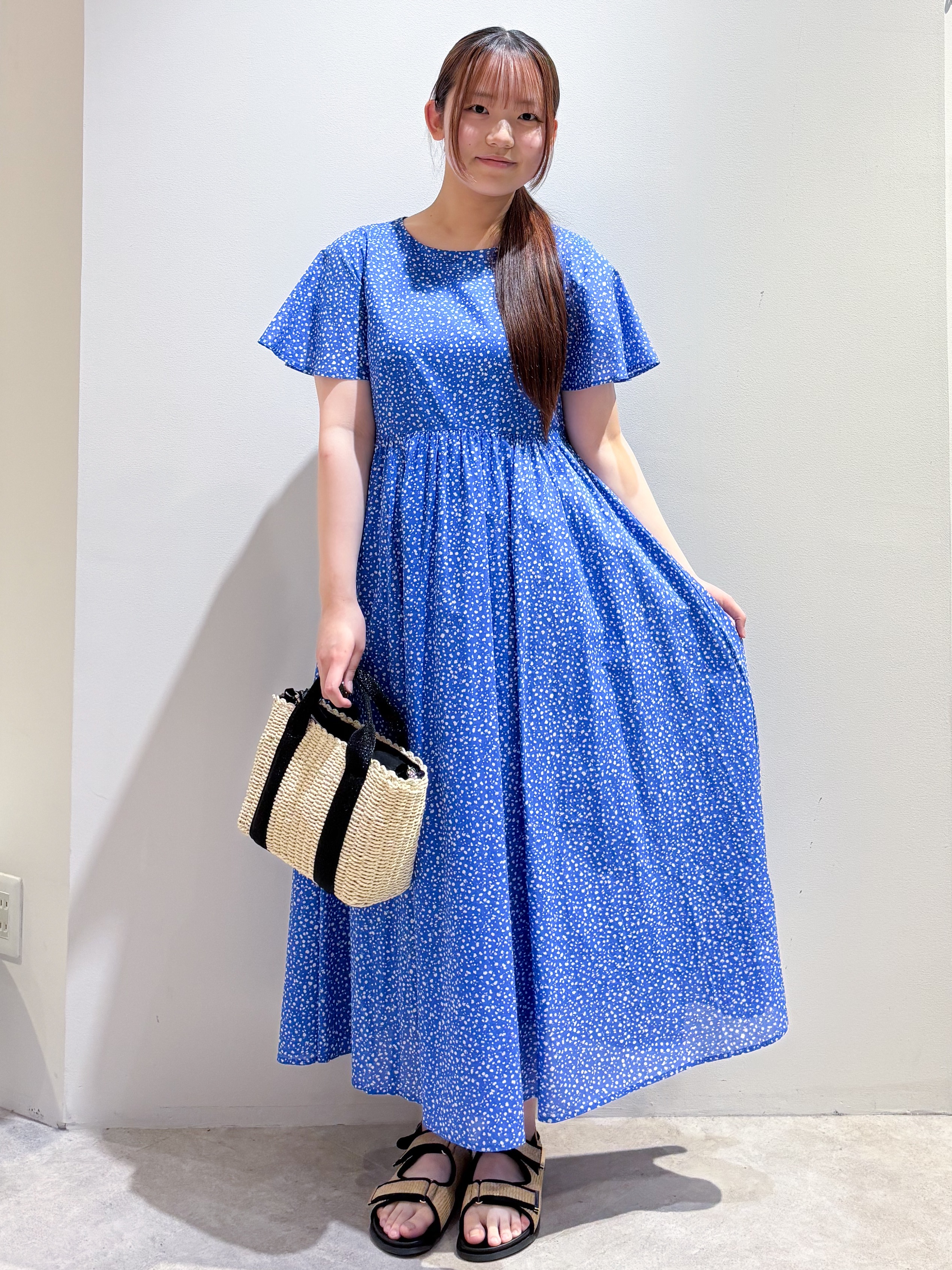 yunaさんの「OPAQUE.CLIP｜フレアスリーブ フィット＆フレアサマードレス【洗濯機OK】」を使ったコーディネート