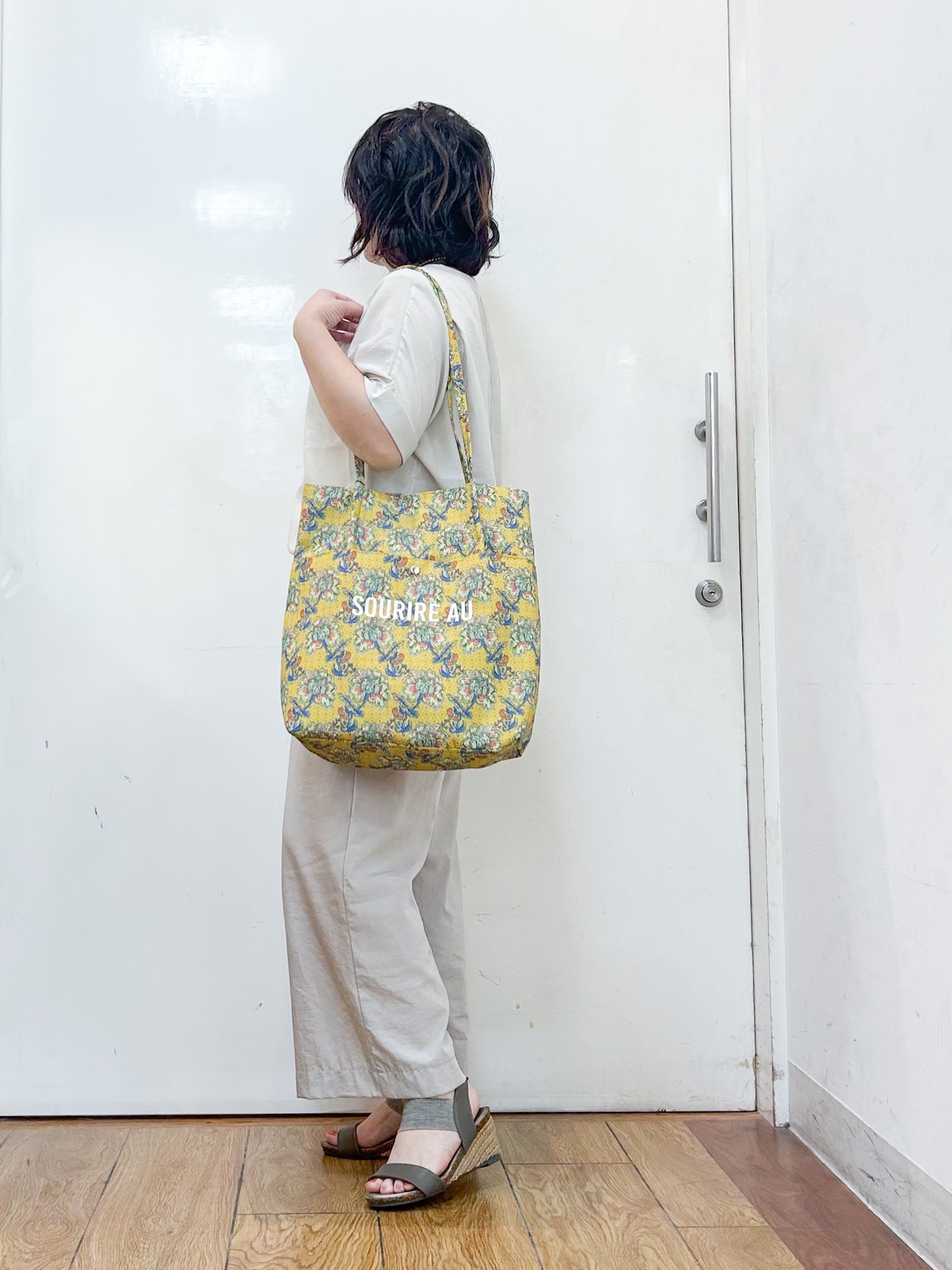 haruさんの「SHOO･LA･RUE｜【着丈選べる/体型カバー】洗濯後しわになりにくい さらっと快適ドルマントップス」を使ったコーディネート