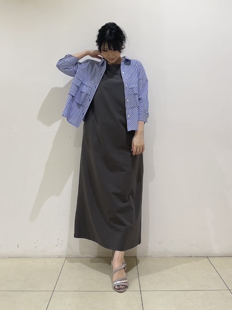 watanabeさんの「UNTITLED｜【UVケア／吸汗速乾／着映え】ティアードストライプシャツ」を使ったコーディネート