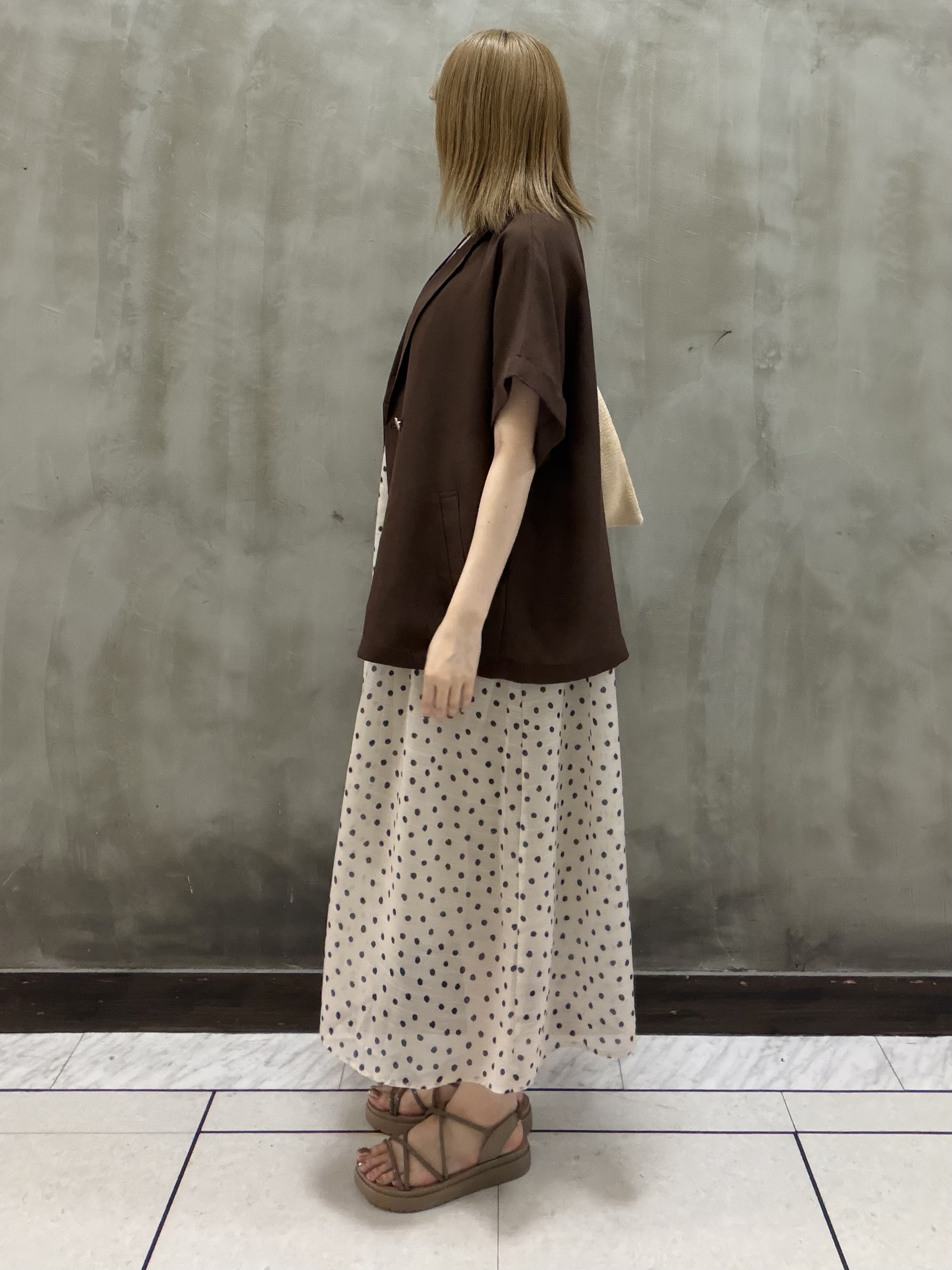 maiさんの「grove｜【洗濯機OK/SETUP可】シワになりにくいハーフスリーブジャケット」を使ったコーディネート