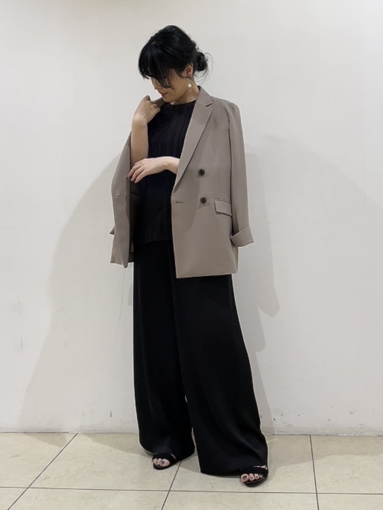 watanabeさんの「UNTITLED｜【新色追加/セットアップ可】エアリー ダブルブレストジャケット」を使ったコーディネート