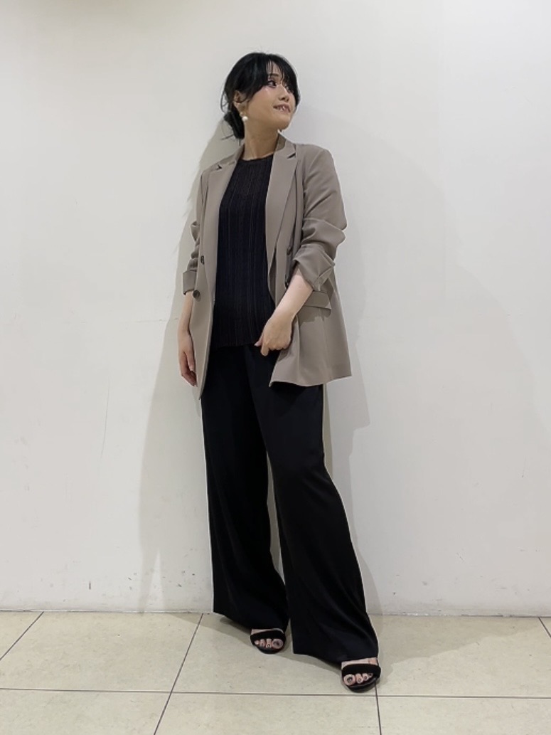 watanabeさんの「UNTITLED｜【新色追加/セットアップ可】エアリー ダブルブレストジャケット」を使ったコーディネート
