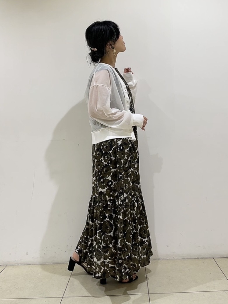 watanabeさんの「UNTITLED｜【7色展開/ゆったり/ショート丈】シアートリコットカーディガン」を使ったコーディネート