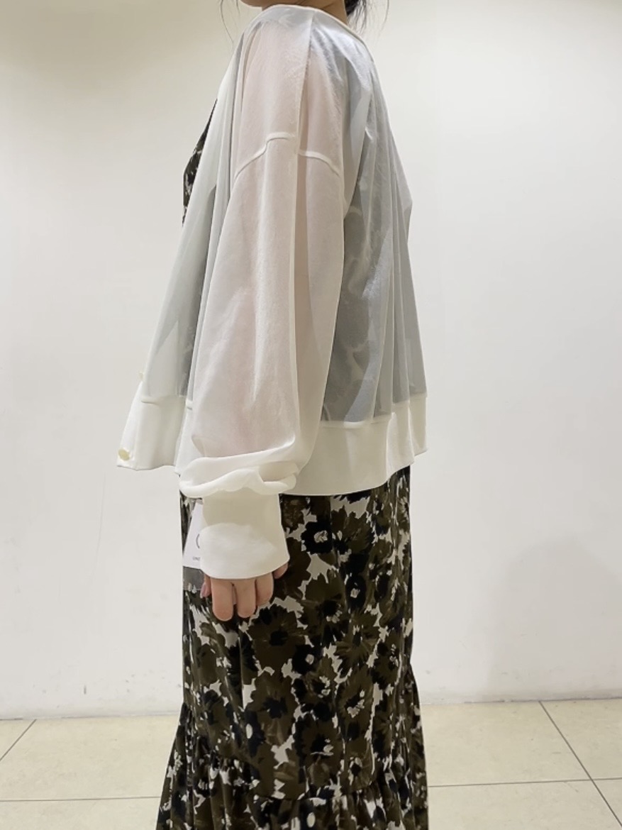 watanabeさんの「UNTITLED｜【7色展開/ゆったり/ショート丈】シアートリコットカーディガン」を使ったコーディネート