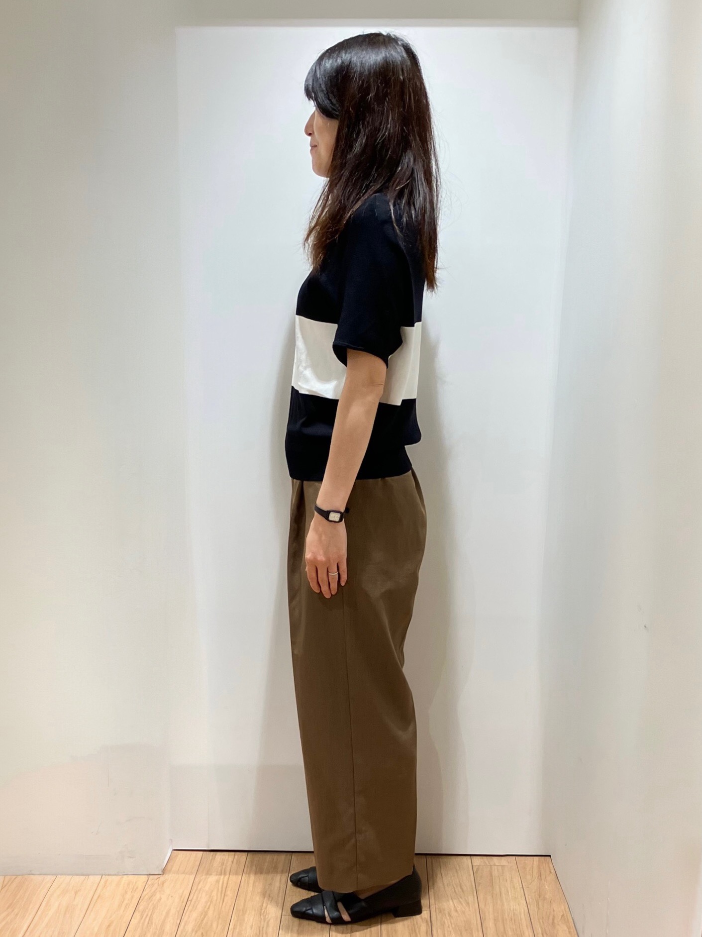 こばさんの「grove｜【シリーズ累計36万枚！名品ニット】やわらかドライタッチ ドルマンニット」を使ったコーディネート