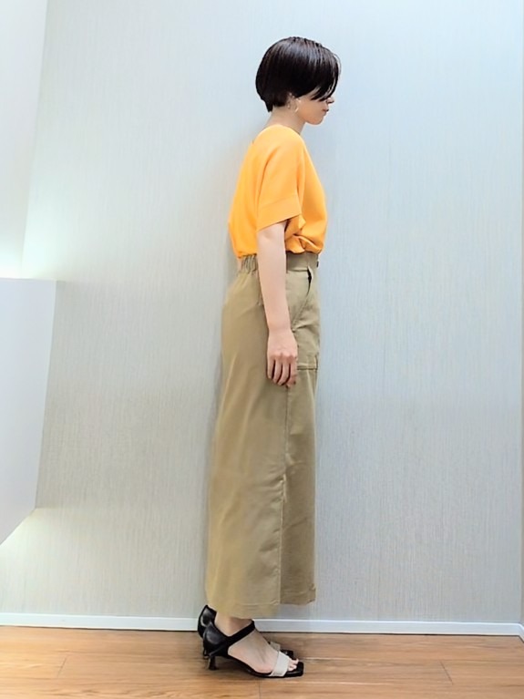 ミズタさんの「UNTITLED｜【11色展開/体型カバー】前後2WAYフレンチスリーブニット」を使ったコーディネート