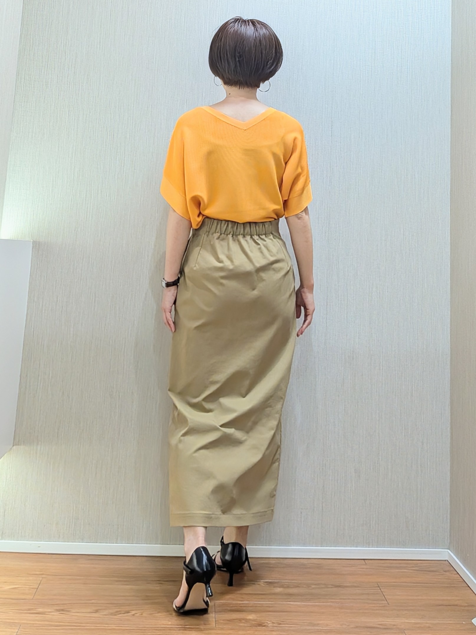 ミズタさんの「UNTITLED｜【11色展開/体型カバー】前後2WAYフレンチスリーブニット」を使ったコーディネート