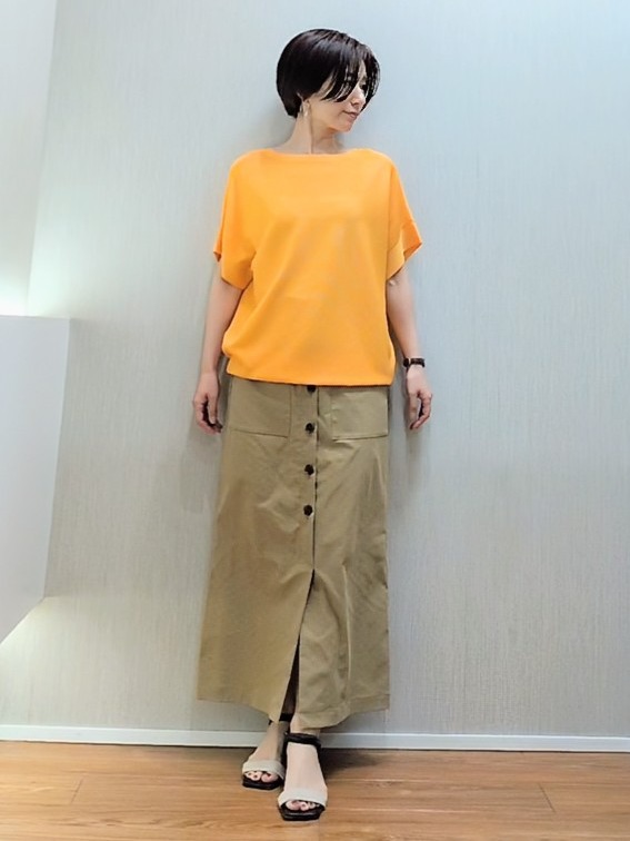 ミズタさんの「UNTITLED｜【11色展開/体型カバー】前後2WAYフレンチスリーブニット」を使ったコーディネート