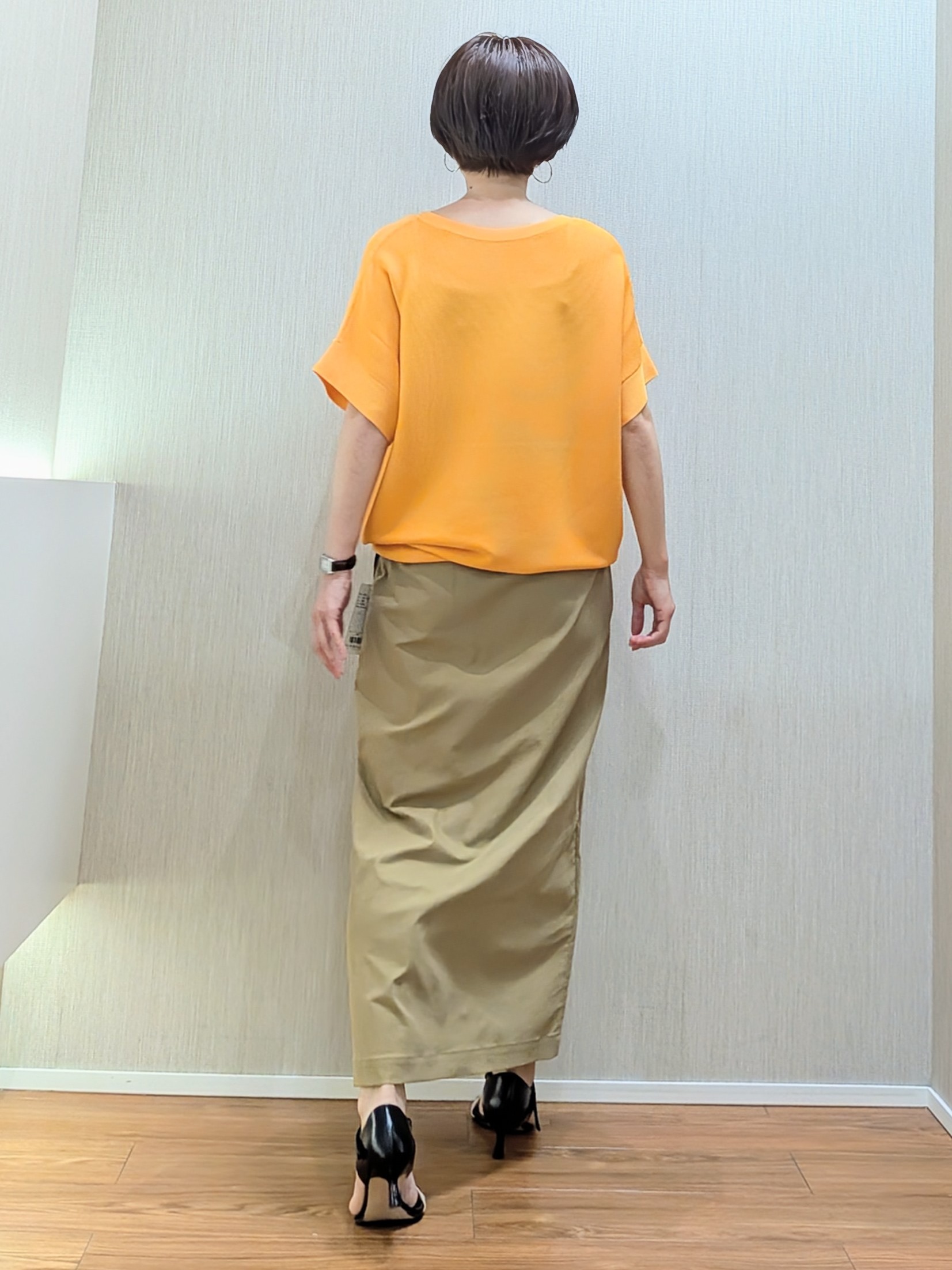 ミズタさんの「UNTITLED｜【11色展開/体型カバー】前後2WAYフレンチスリーブニット」を使ったコーディネート