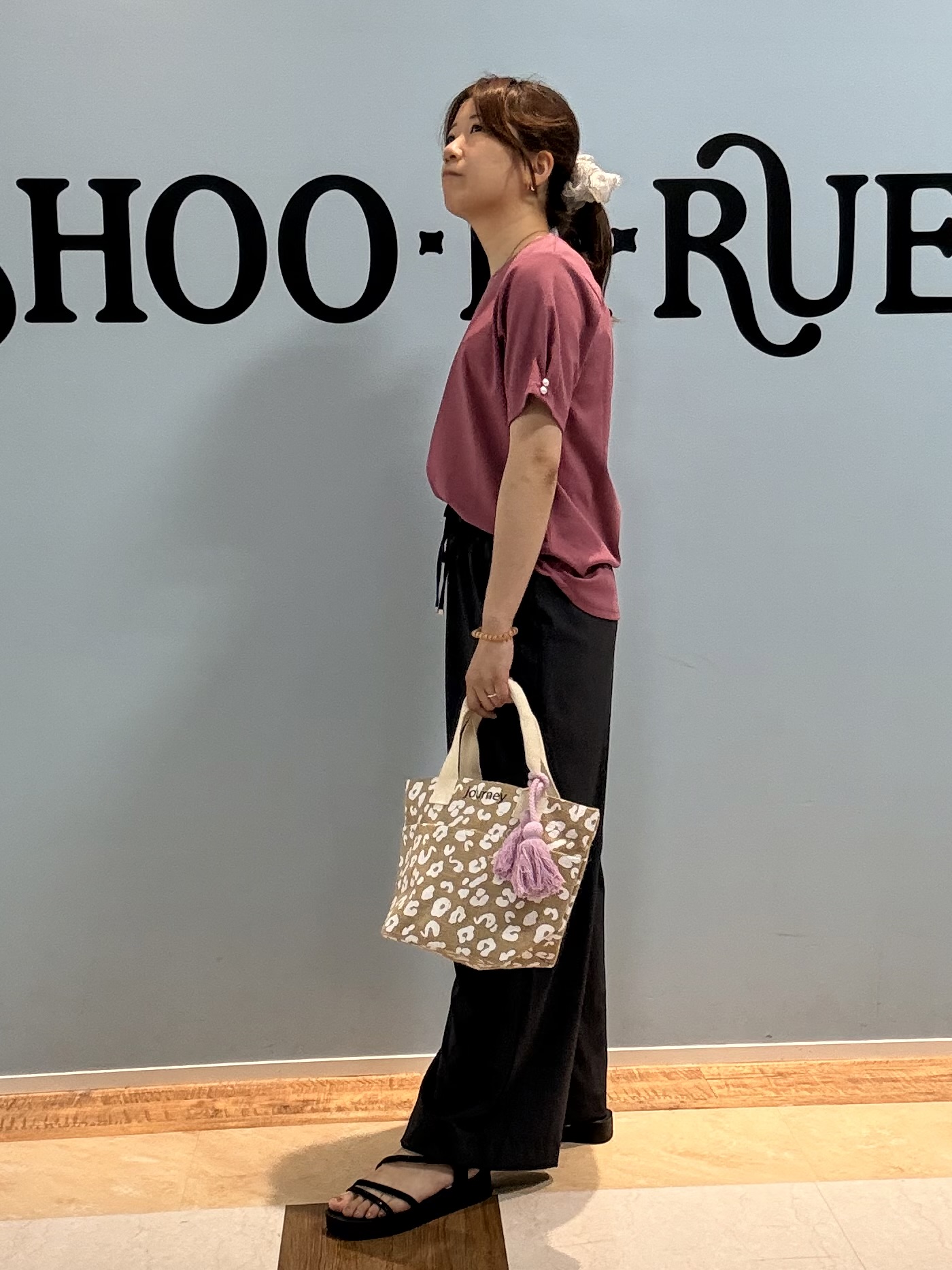 Naaatsuさんの「SHOO･LA･RUE｜【2点セット/洗濯機可/S-LL】ネックレス付き お袖パールブラウス」を使ったコーディネート