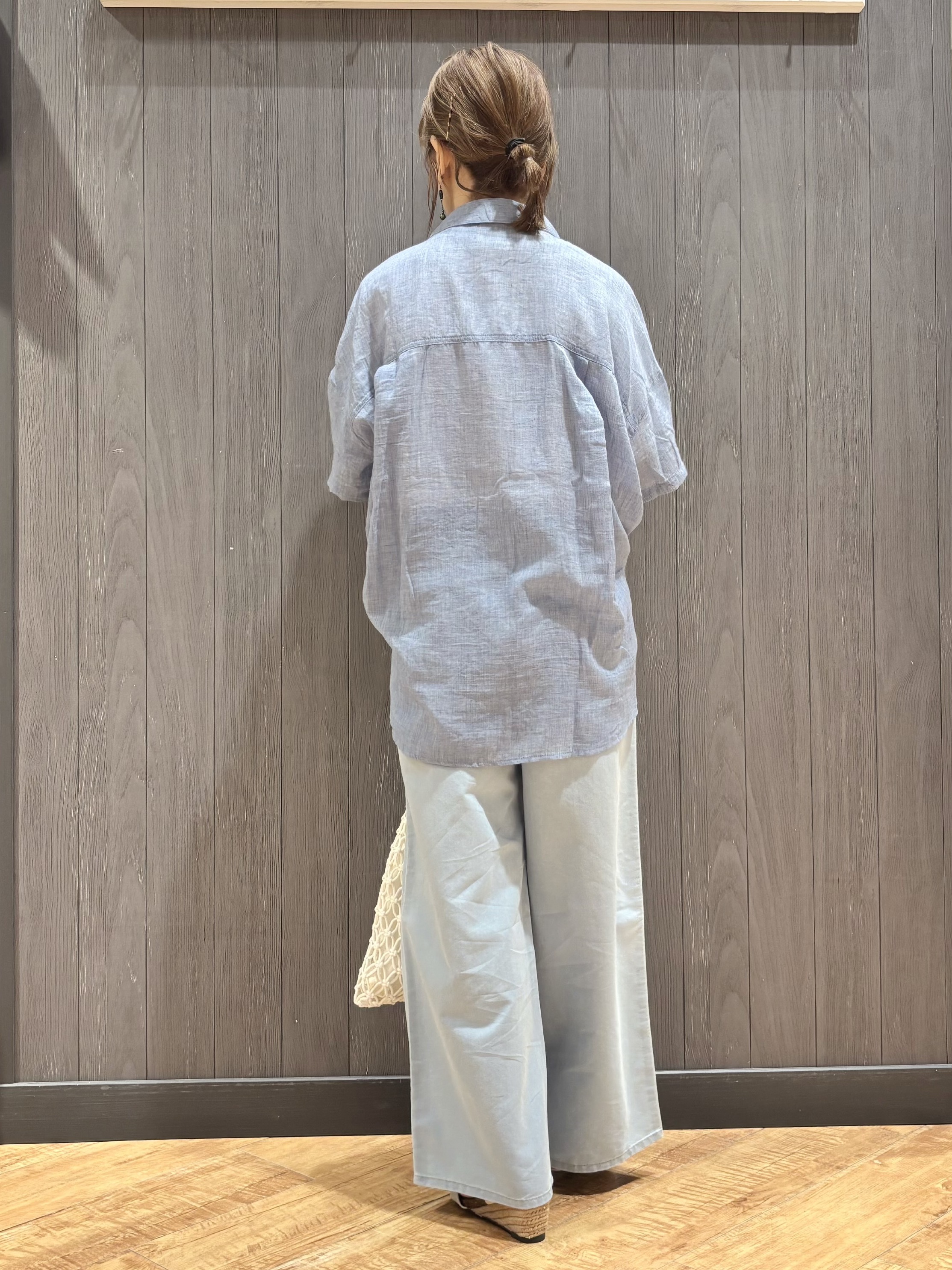 meiさんの「SHOO･LA･RUE｜ヒップがすっぽり隠れる やわらか5分袖シアーシャツ」を使ったコーディネート