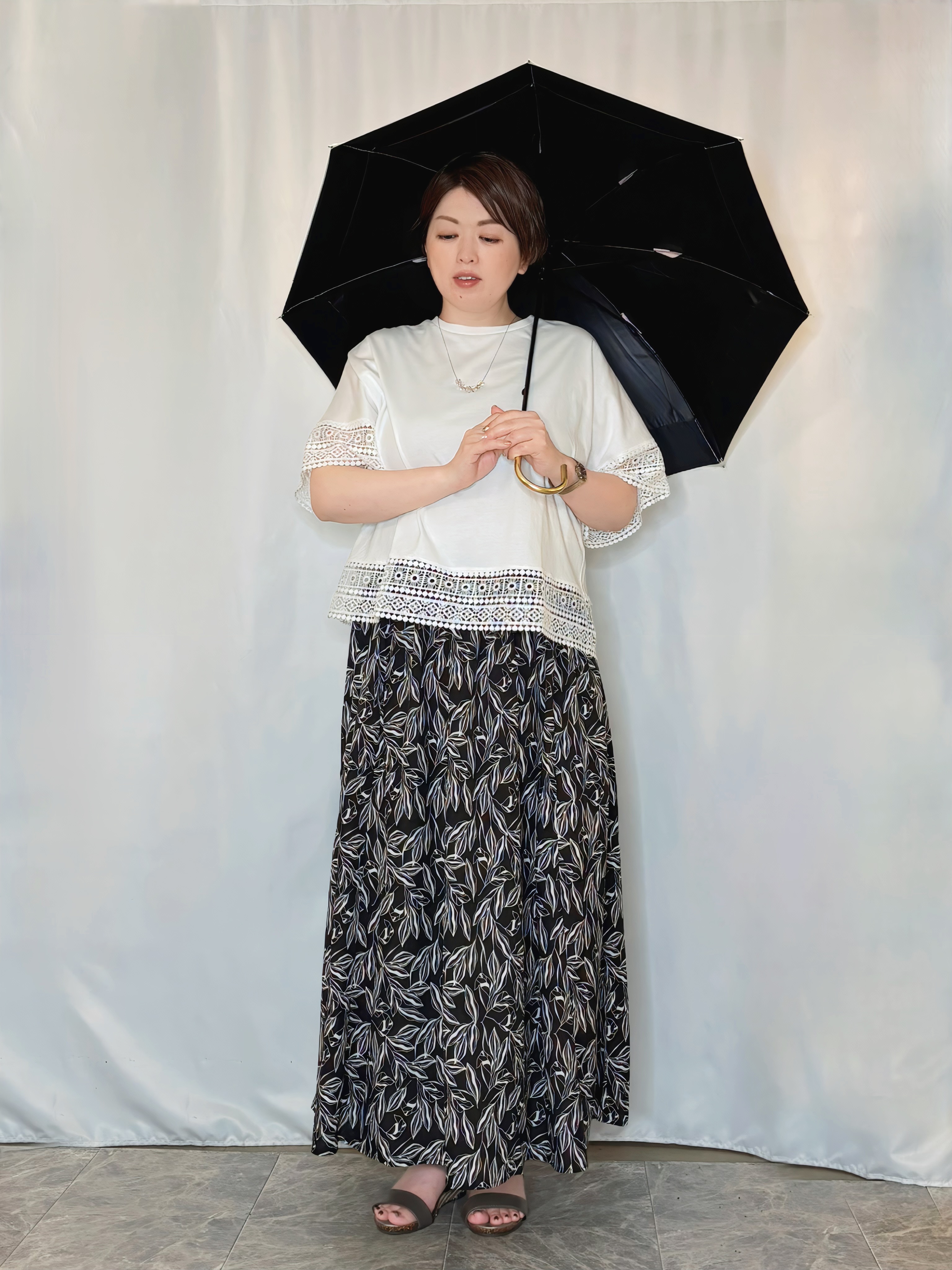 たみさんの「SHOO･LA･RUE｜【洗濯機可/体型カバー/S-LL】レース使いがポイント デザインTシャツ」を使ったコーディネート