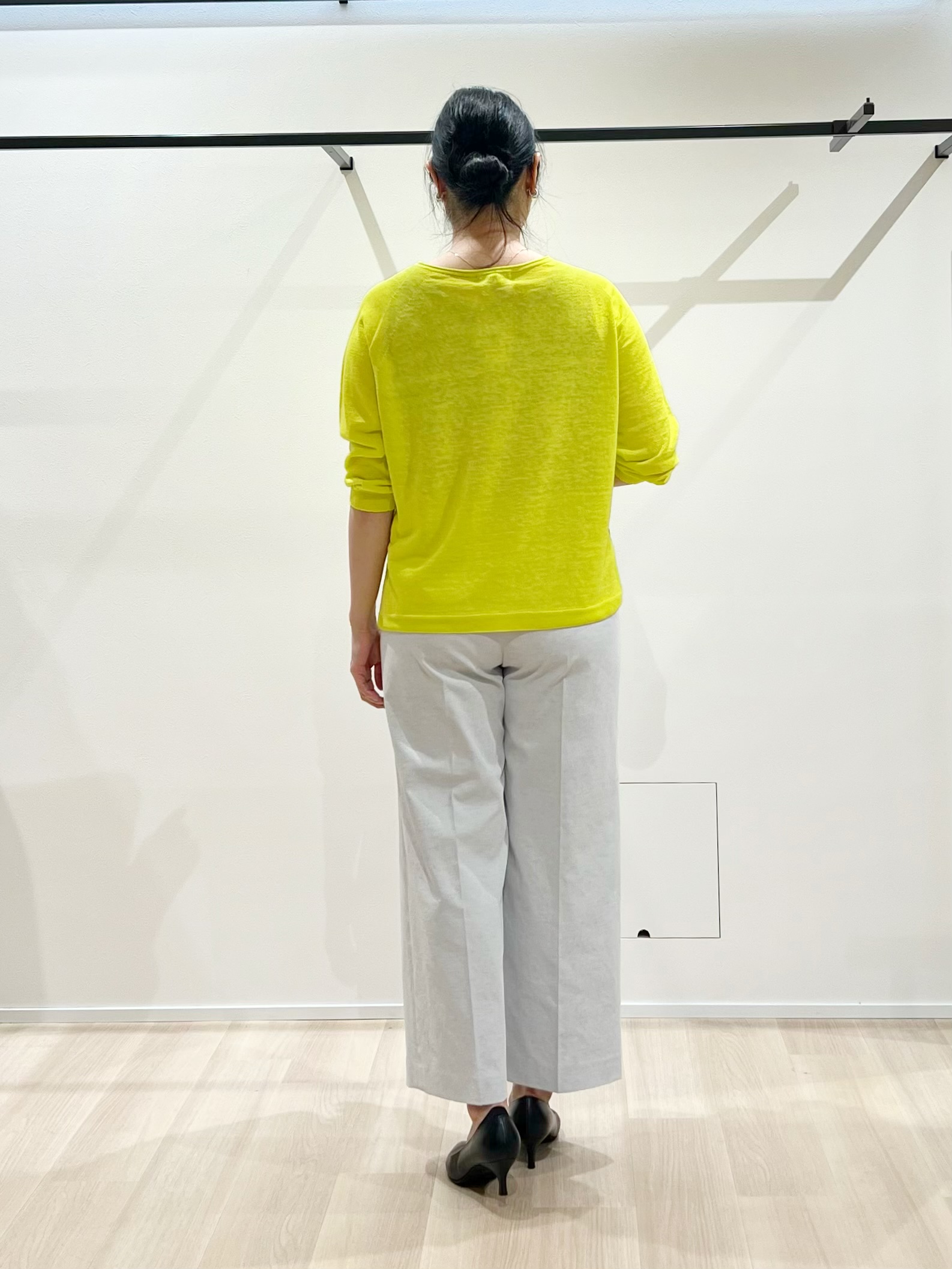 TOMOMIさんの「UNTITLED｜【ゆったり/リラクシー】リネンボートネックプルオーバー」を使ったコーディネート