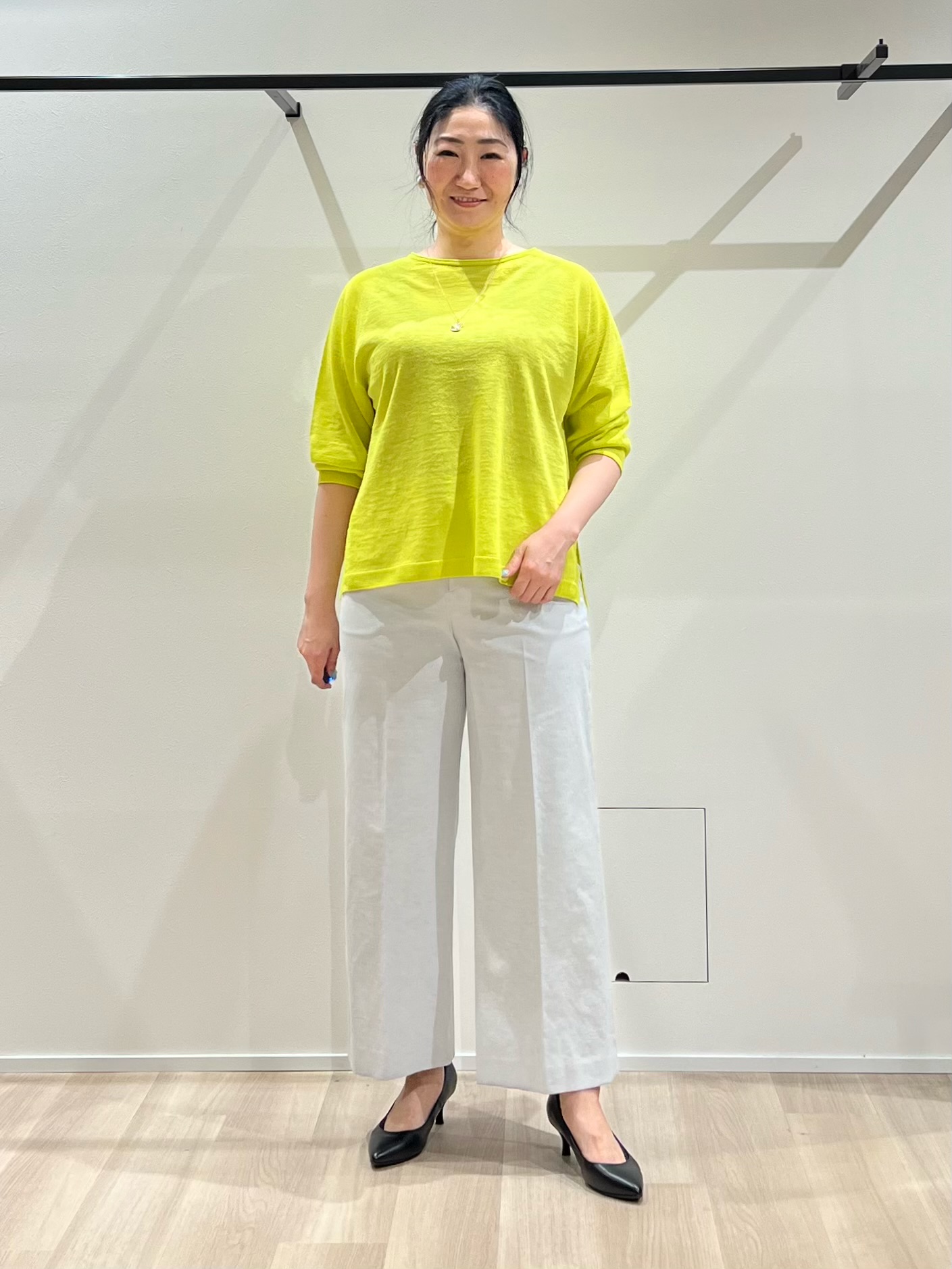 TOMOMIさんの「UNTITLED｜【ゆったり/リラクシー】リネンボートネックプルオーバー」を使ったコーディネート