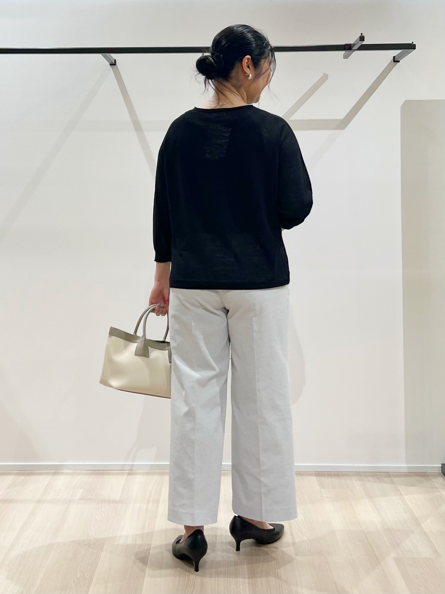 TOMOMIさんの「UNTITLED｜【ゆったり/リラクシー】リネンボートネックプルオーバー」を使ったコーディネート