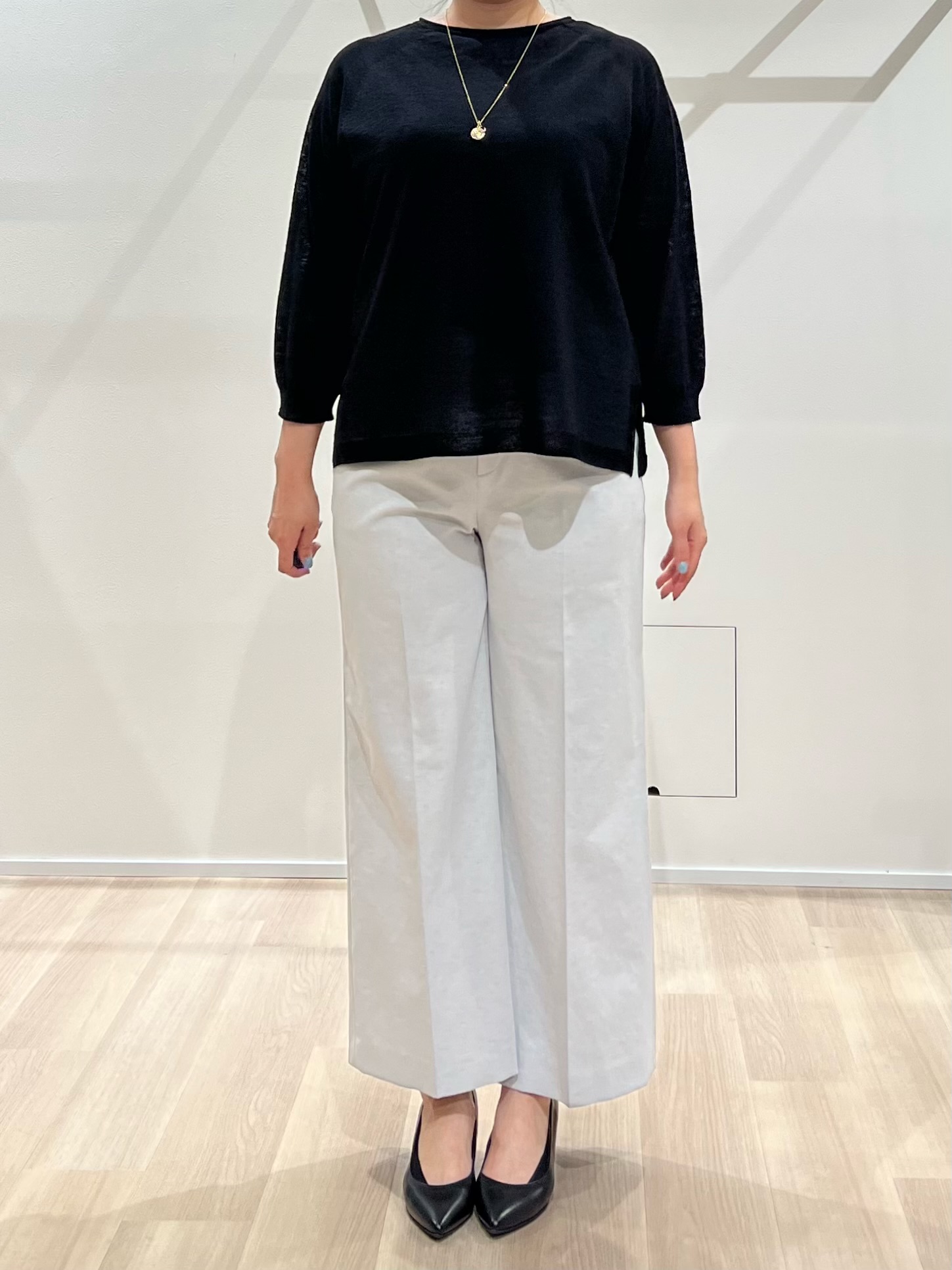 TOMOMIさんの「UNTITLED｜【ゆったり/リラクシー】リネンボートネックプルオーバー」を使ったコーディネート