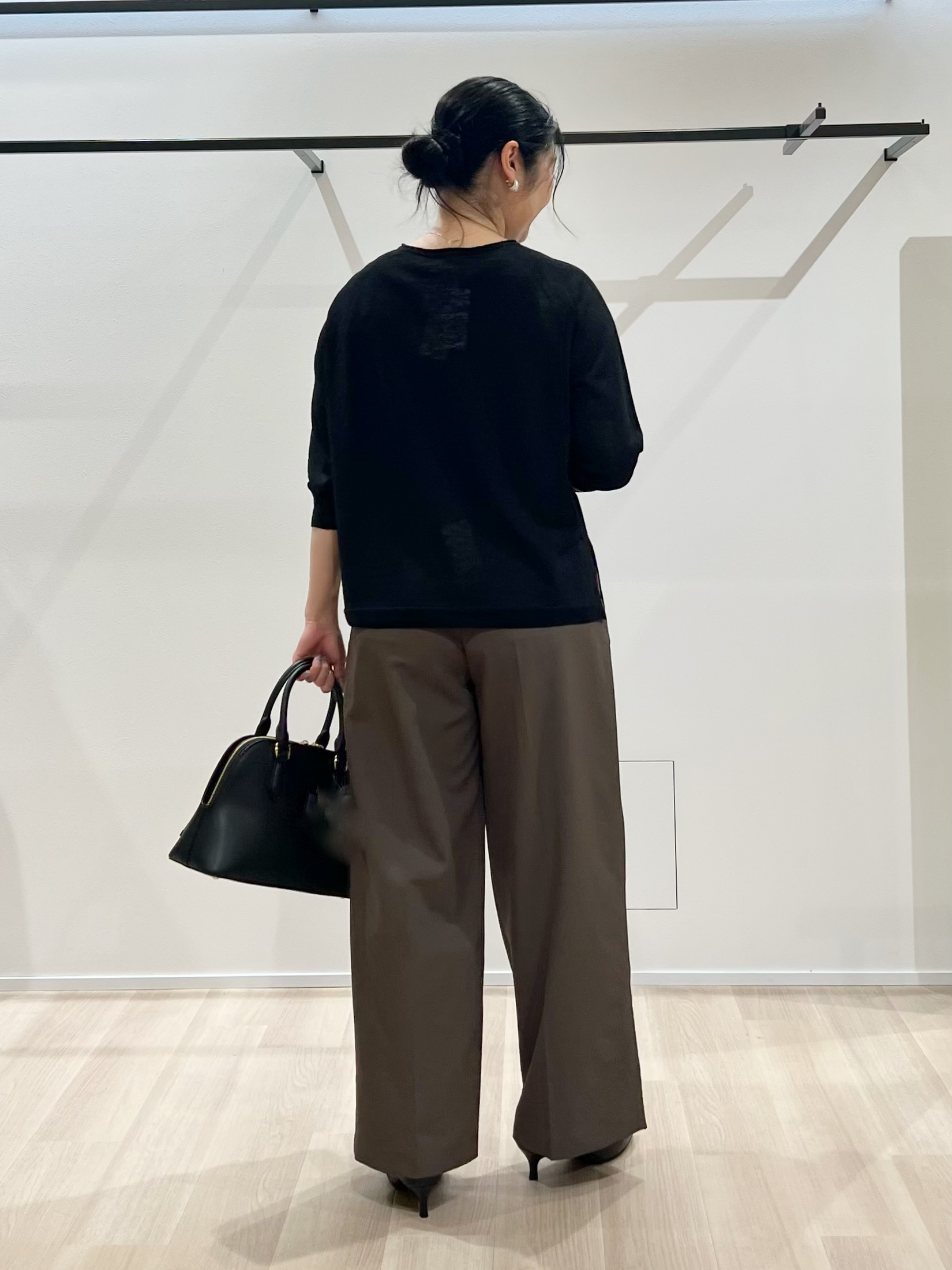 TOMOMIさんの「UNTITLED｜【ゆったり/リラクシー】リネンボートネックプルオーバー」を使ったコーディネート