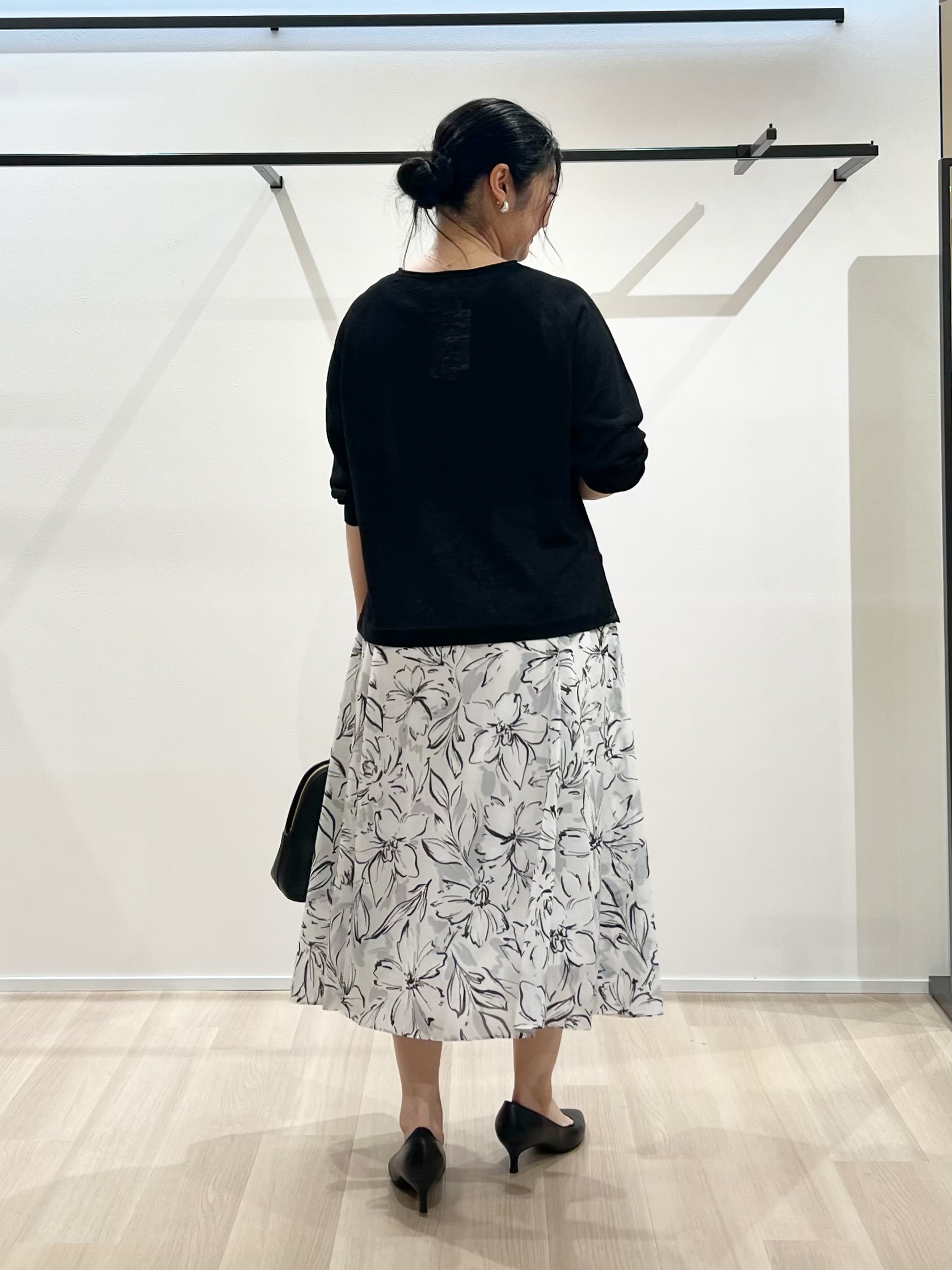 TOMOMIさんの「UNTITLED｜【ゆったり/リラクシー】リネンボートネックプルオーバー」を使ったコーディネート
