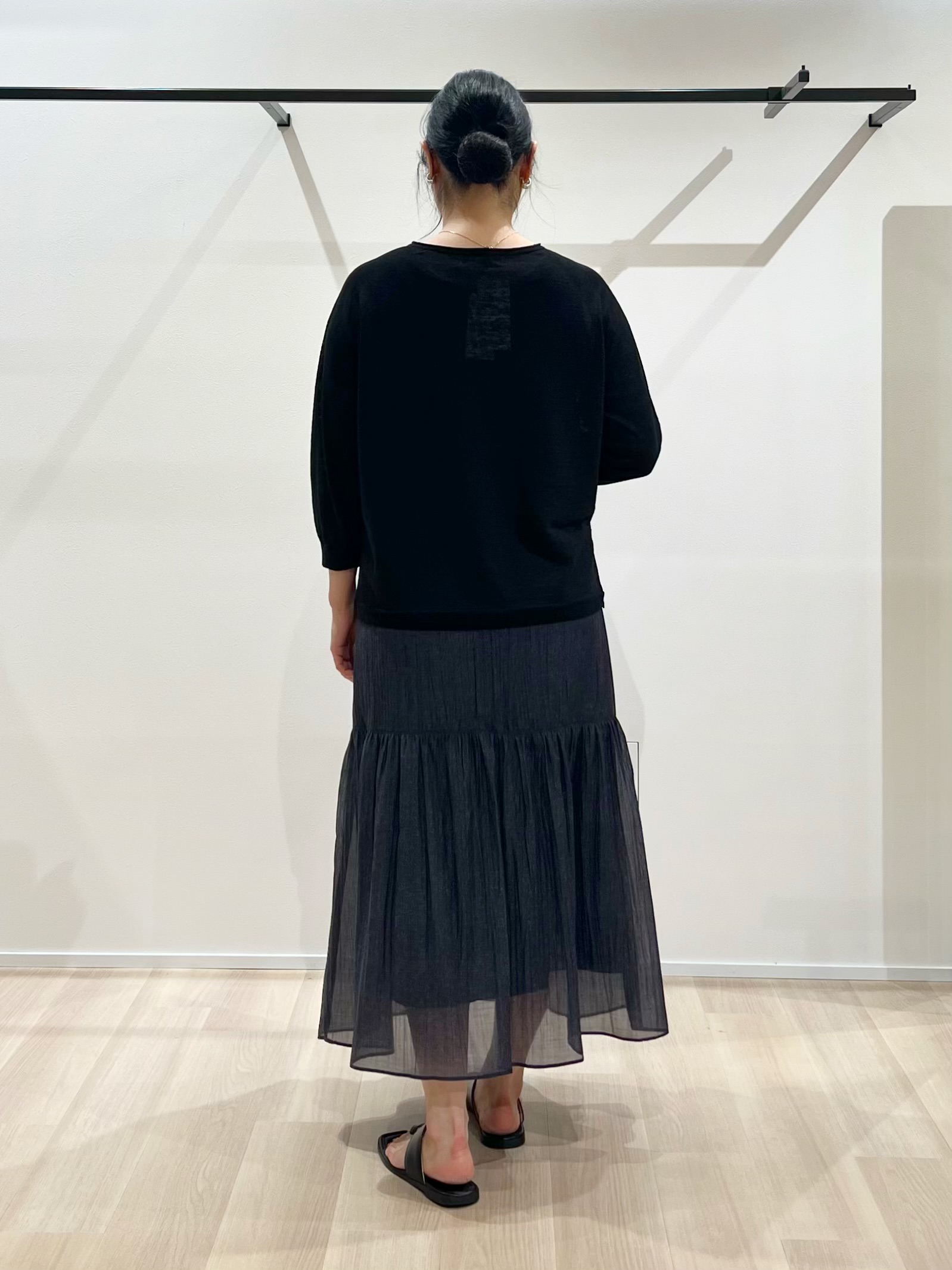 TOMOMIさんの「UNTITLED｜【ゆったり/リラクシー】リネンボートネックプルオーバー」を使ったコーディネート