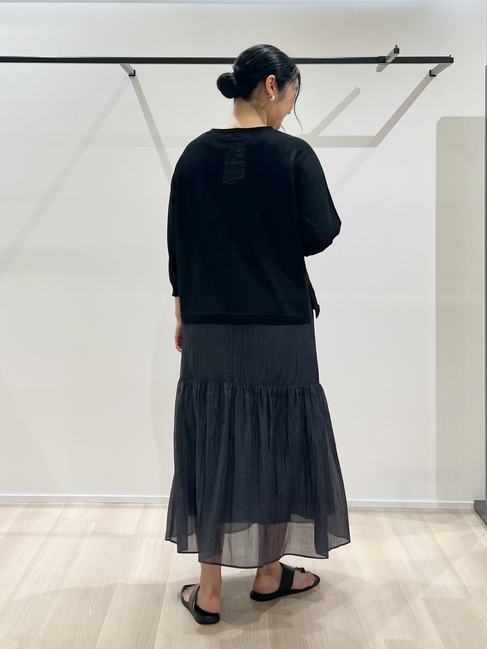 TOMOMIさんの「UNTITLED｜【ゆったり/リラクシー】リネンボートネックプルオーバー」を使ったコーディネート