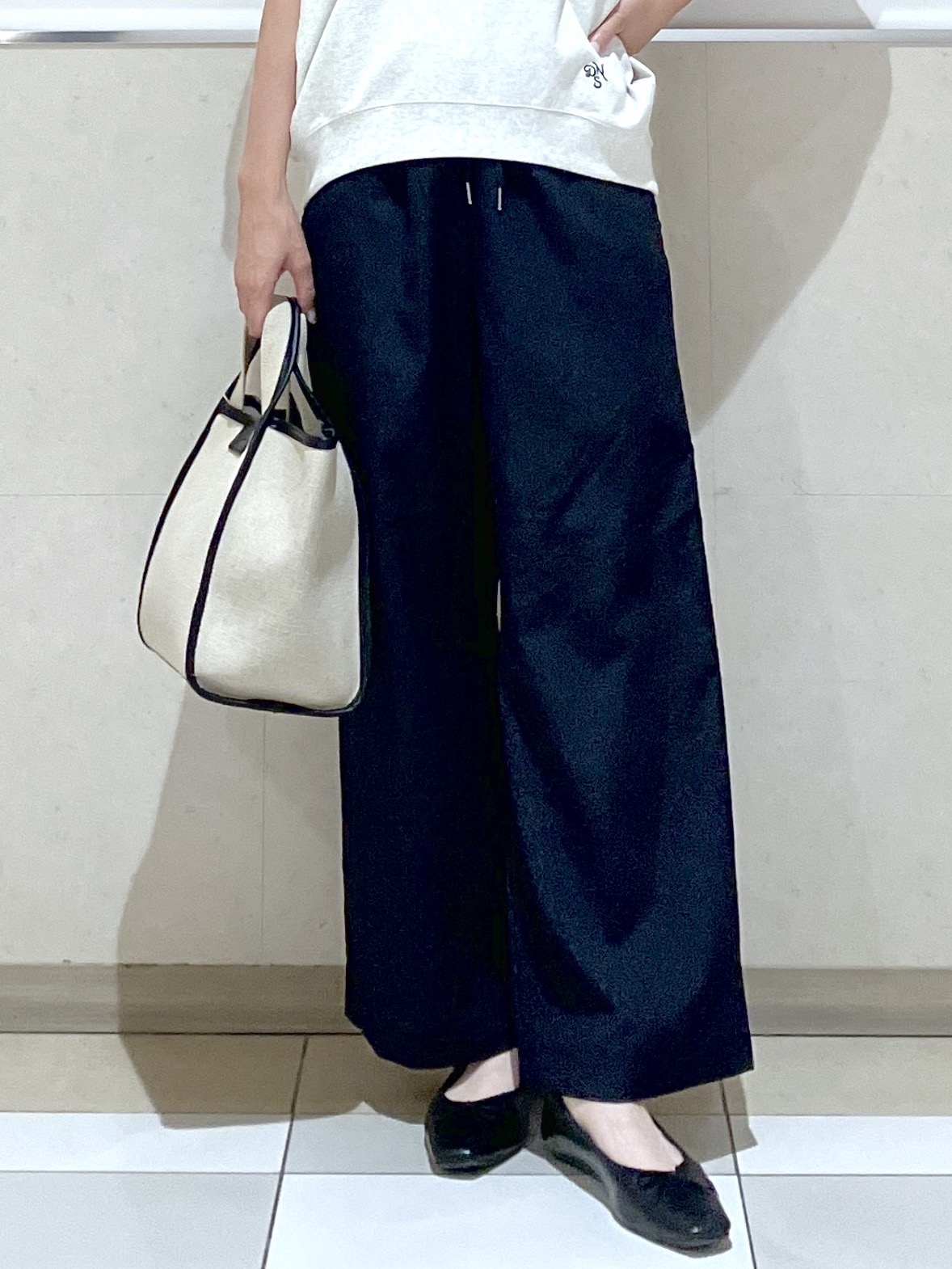 eriko さんの「Dessin｜【洗える】ミニ裏毛ドルマンスリーブプルオーバー」を使ったコーディネート