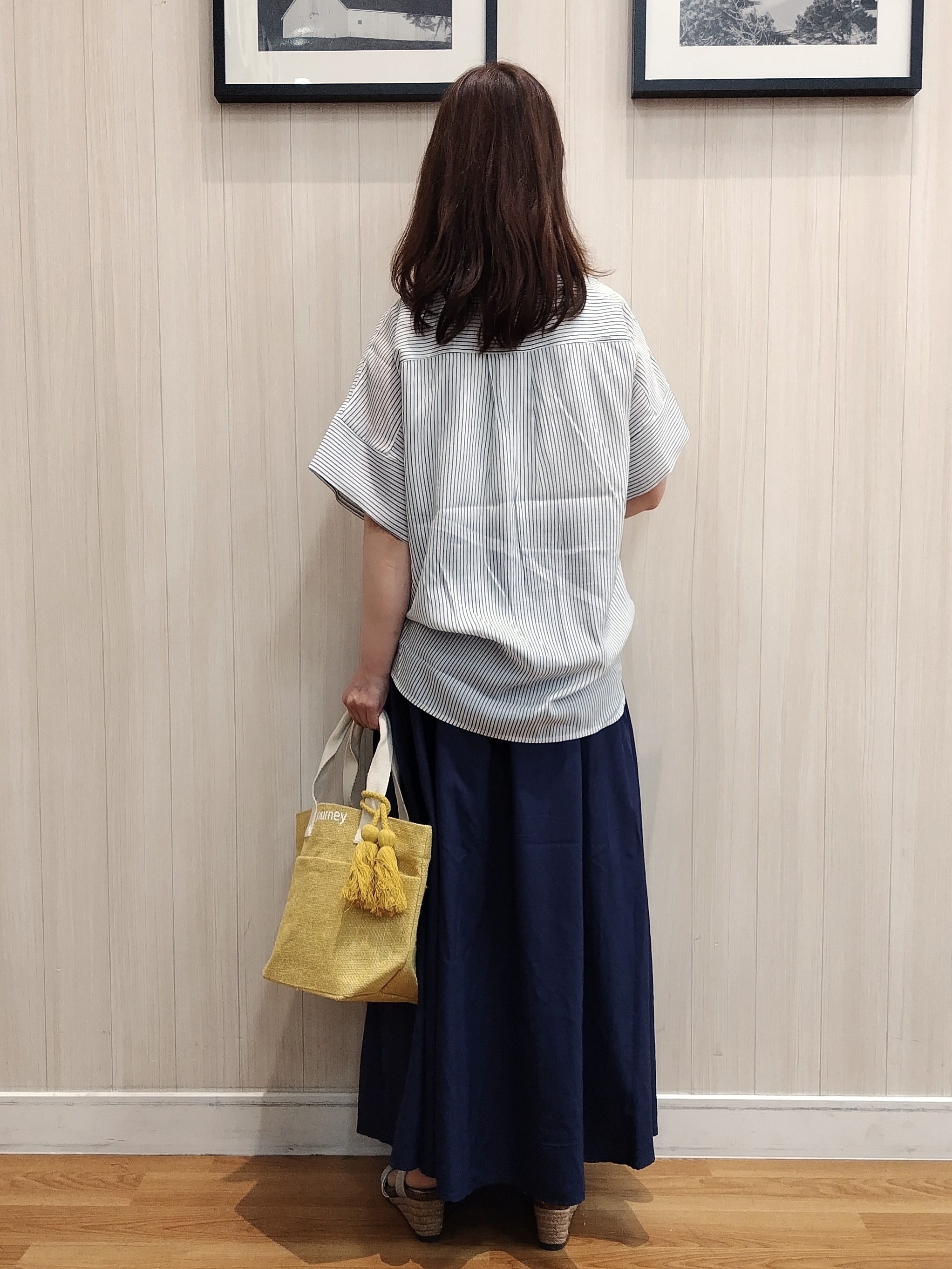yseさんの「SHOO･LA･RUE｜【2点セット/S-LL/洗濯機可】時短でコーデ決まる スラブスキッパーシャツ＋タンクトップ」を使ったコーディネート
