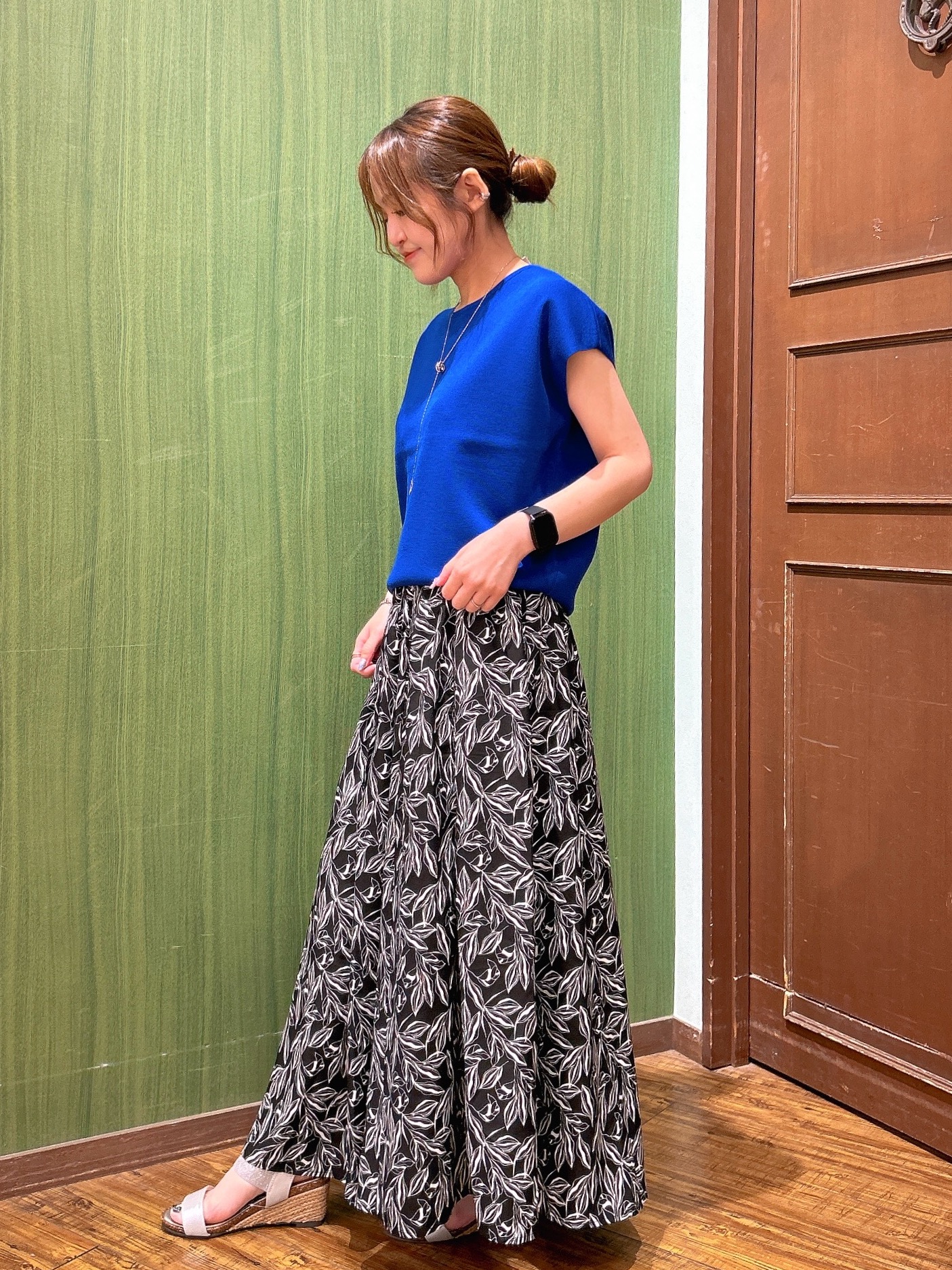 かおりさんの「SHOO･LA･RUE｜【洗濯機可/S-LL】インせず着られる 大人シンプルニット」を使ったコーディネート