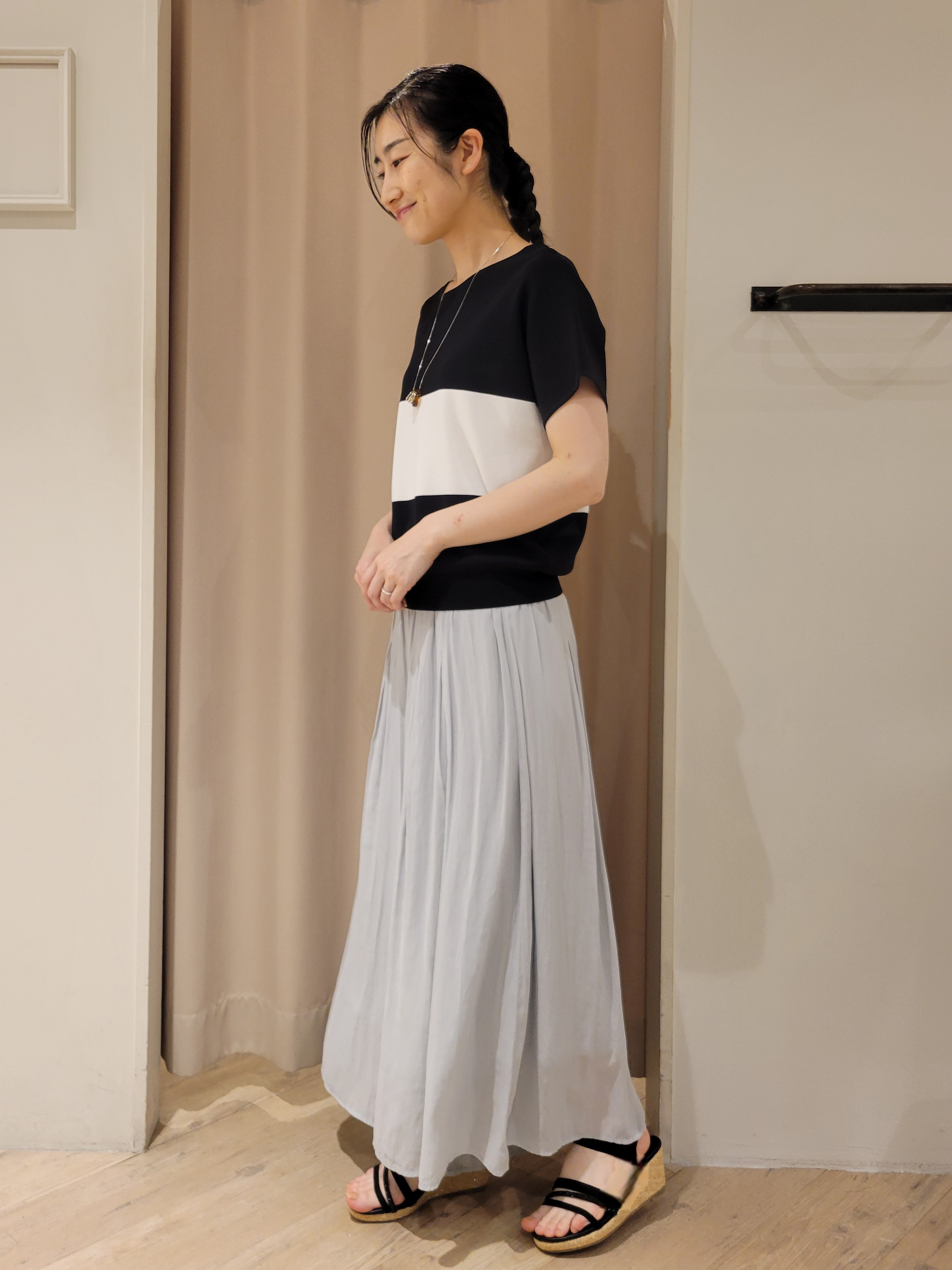 いそさんの「grove｜【シリーズ累計36万枚！名品ニット】やわらかドライタッチ ドルマンニット」を使ったコーディネート