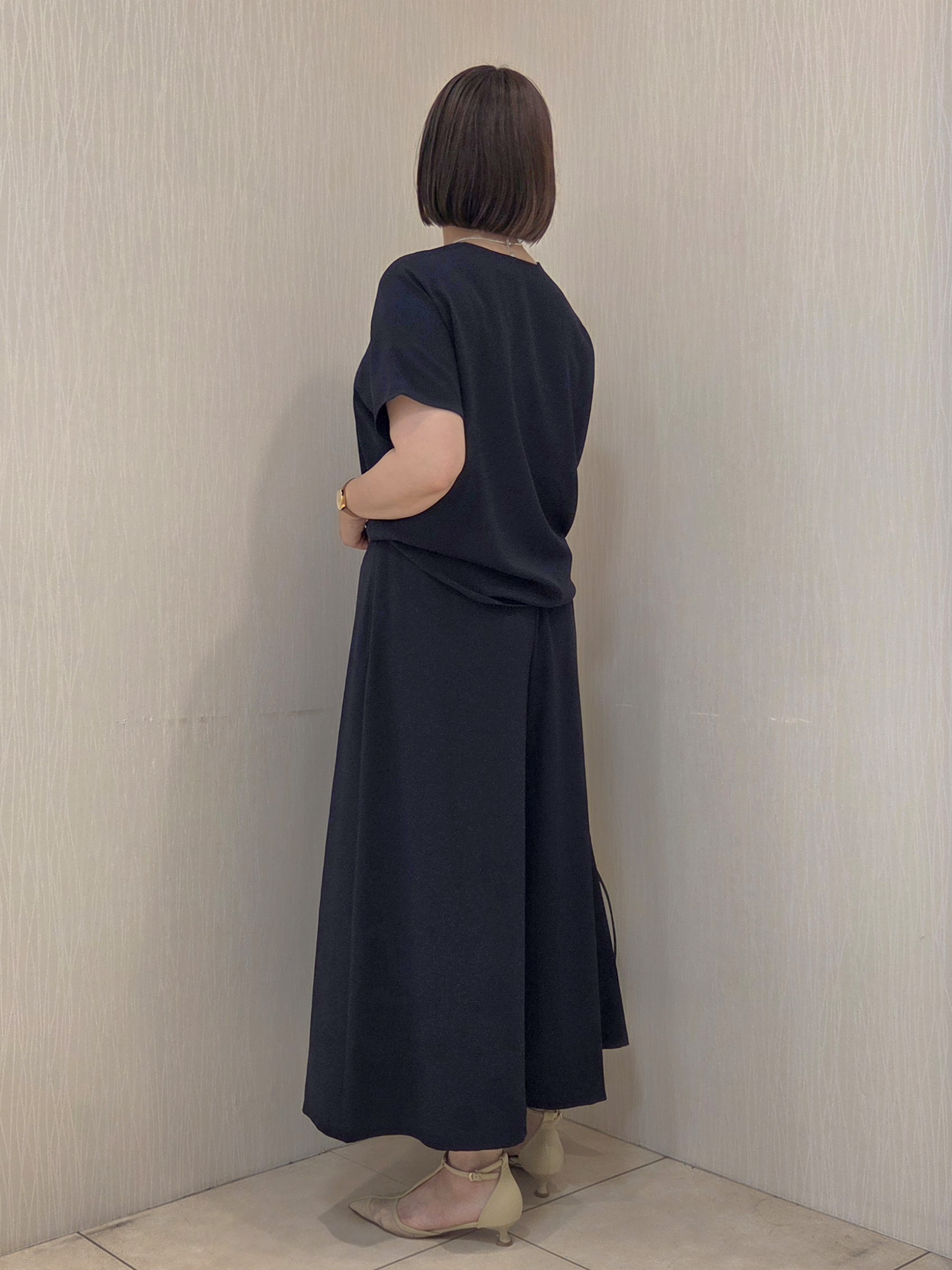 naokoさんの「UNTITLED｜【UV/接触冷感/セットアップ可】リラクシーキーVネックブラウス」を使ったコーディネート