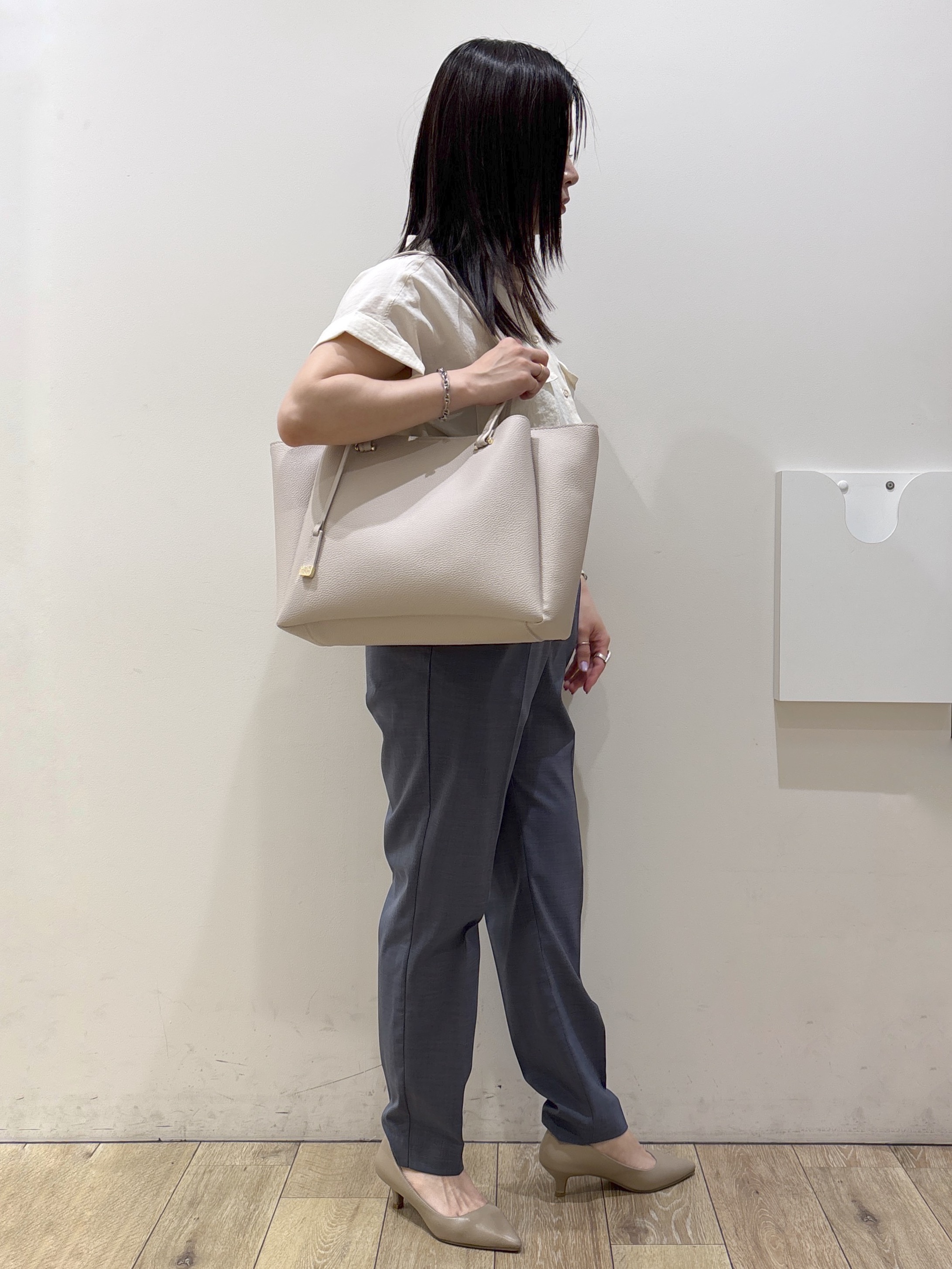 mameさんの「index｜【接触冷感】ダブルポケットスキッパーブラウス《吸水速乾／防シワ／洗濯機OK／S～3L／7col》」を使ったコーディネート