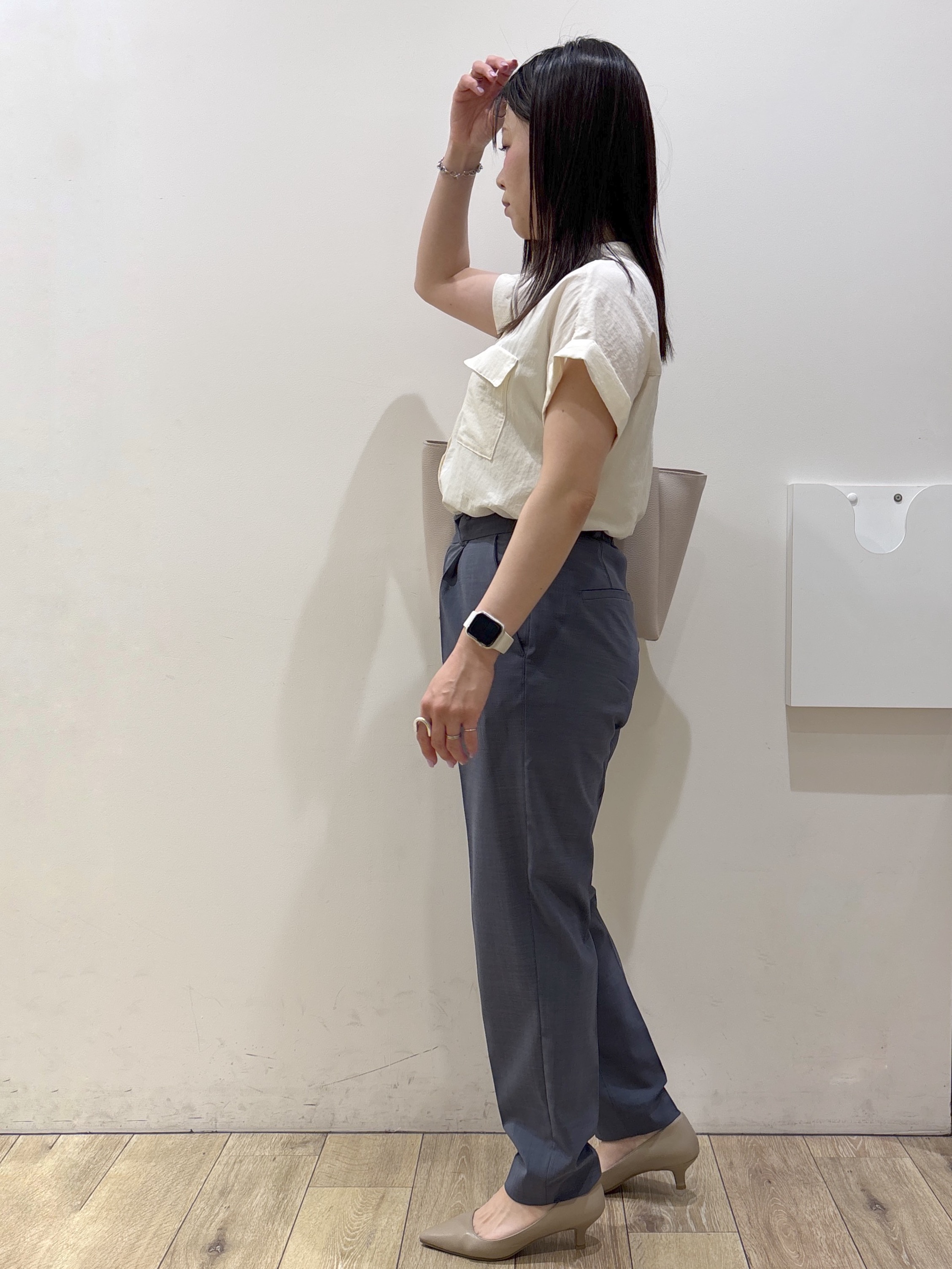 mameさんの「index｜【接触冷感】ダブルポケットスキッパーブラウス《吸水速乾／防シワ／洗濯機OK／S～3L／7col》」を使ったコーディネート