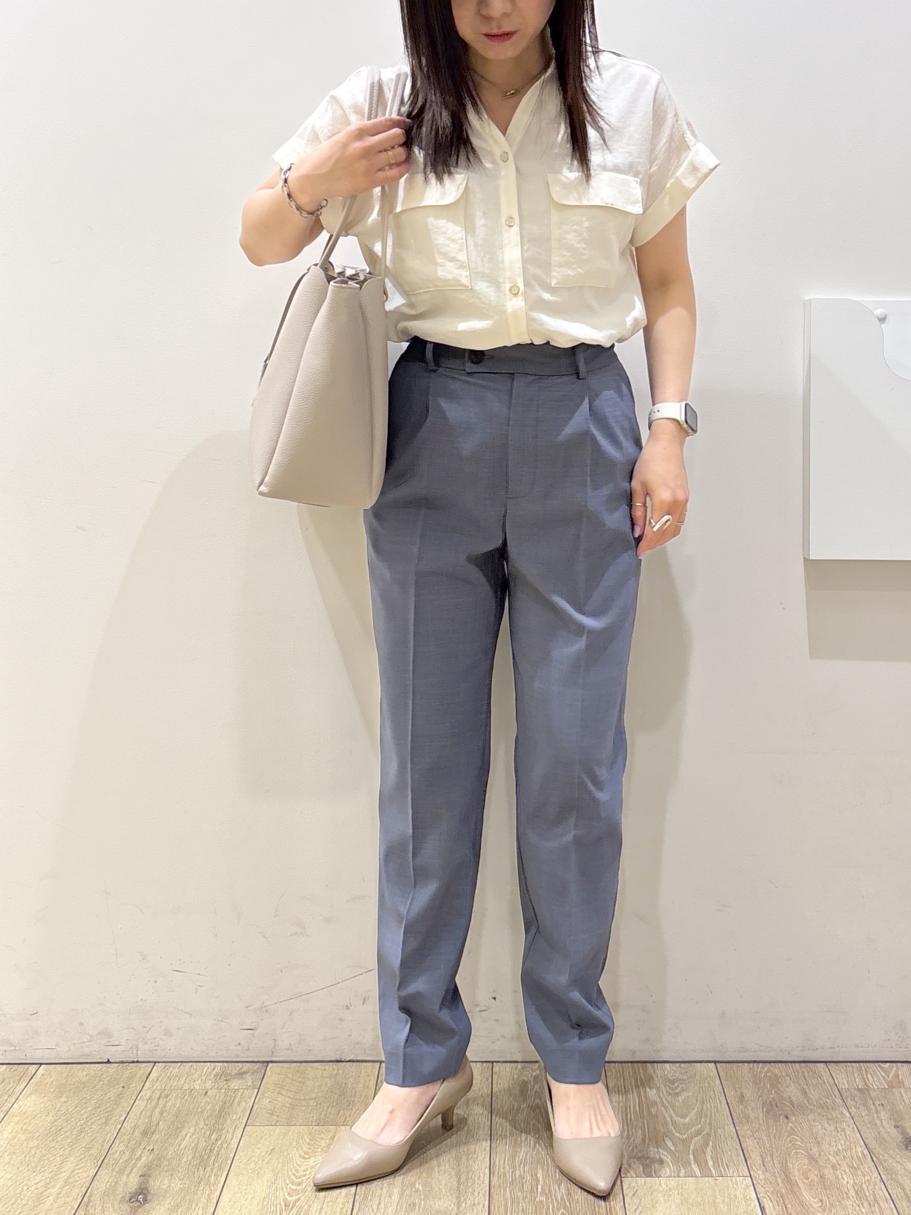 mameさんの「index｜【接触冷感】ダブルポケットスキッパーブラウス《吸水速乾／防シワ／洗濯機OK／S～3L／7col》」を使ったコーディネート