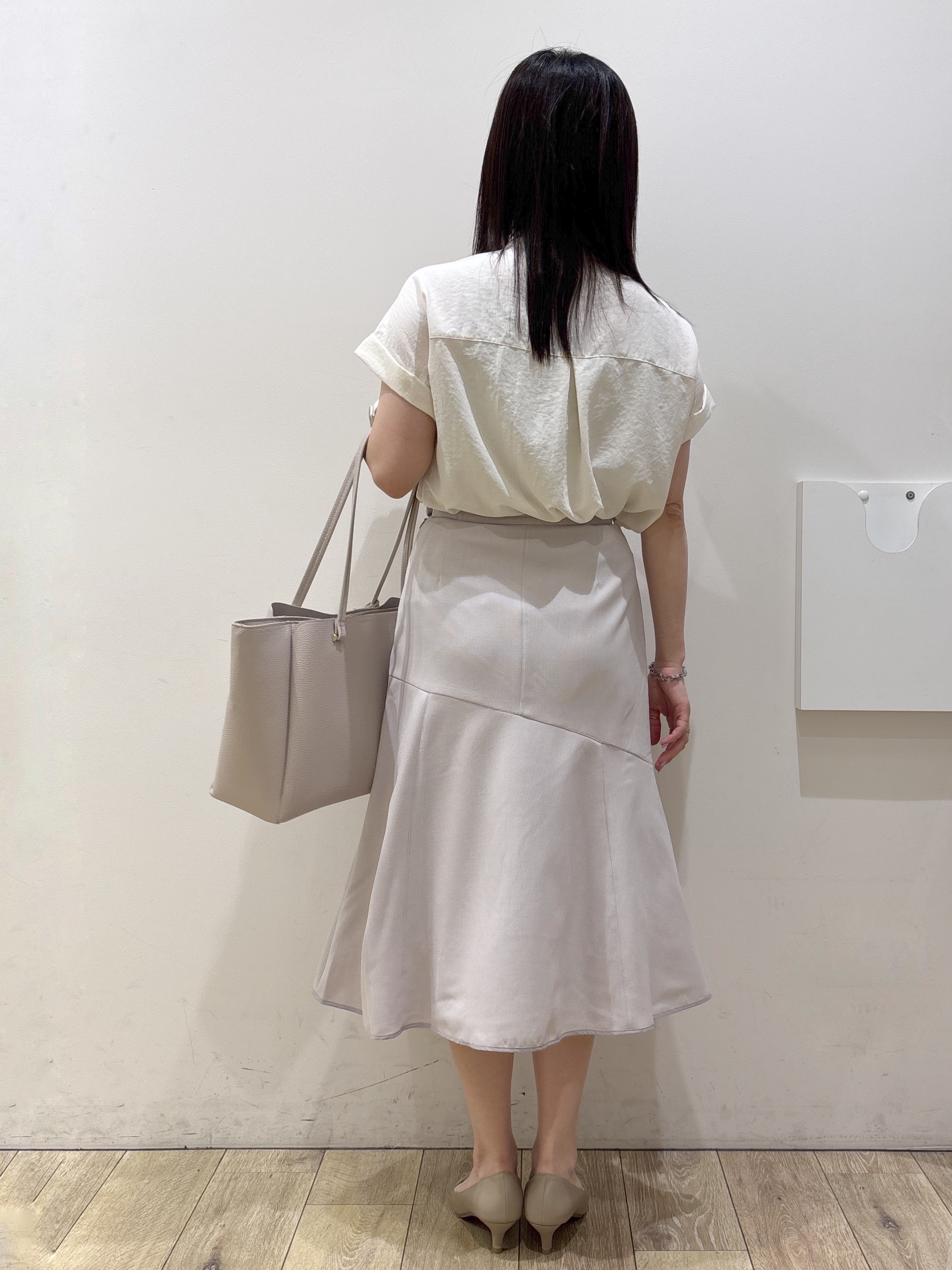 mameさんの「index｜【接触冷感】ダブルポケットスキッパーブラウス《吸水速乾／防シワ／洗濯機OK／S～3L／7col》」を使ったコーディネート