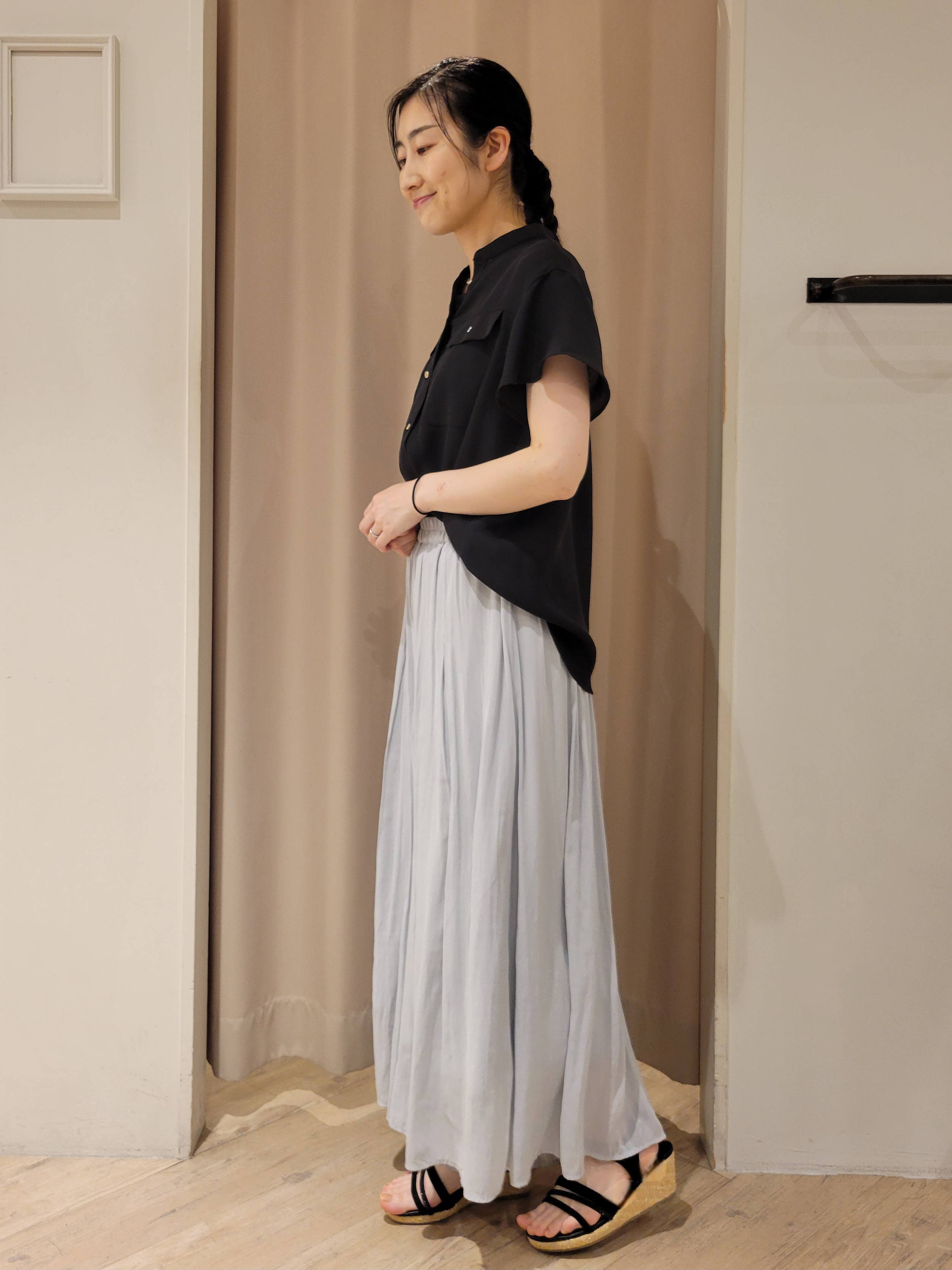 いそさんの「grove｜【洗濯機OK/SETUP可】シワになりにくい、フレアスリーブブラウス」を使ったコーディネート