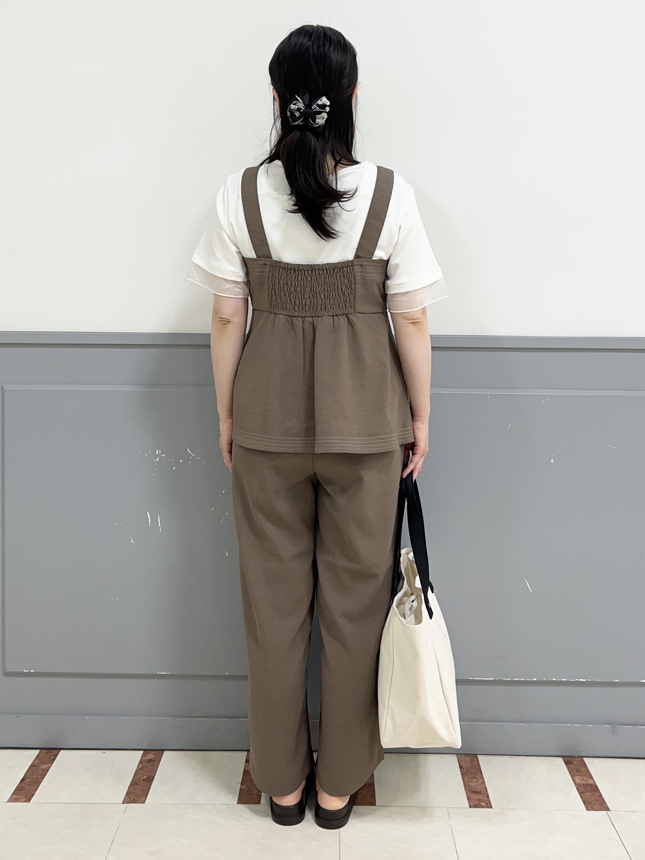 yuuさんの「grove｜【二の腕カバー/UVカット】袖口シアースクエアネックTシャツ」を使ったコーディネート