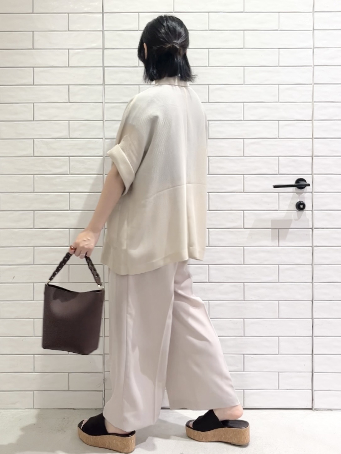 しおりさんの「OPAQUE.CLIP｜メッシュテーラードジャケット【洗濯機OK】」を使ったコーディネート