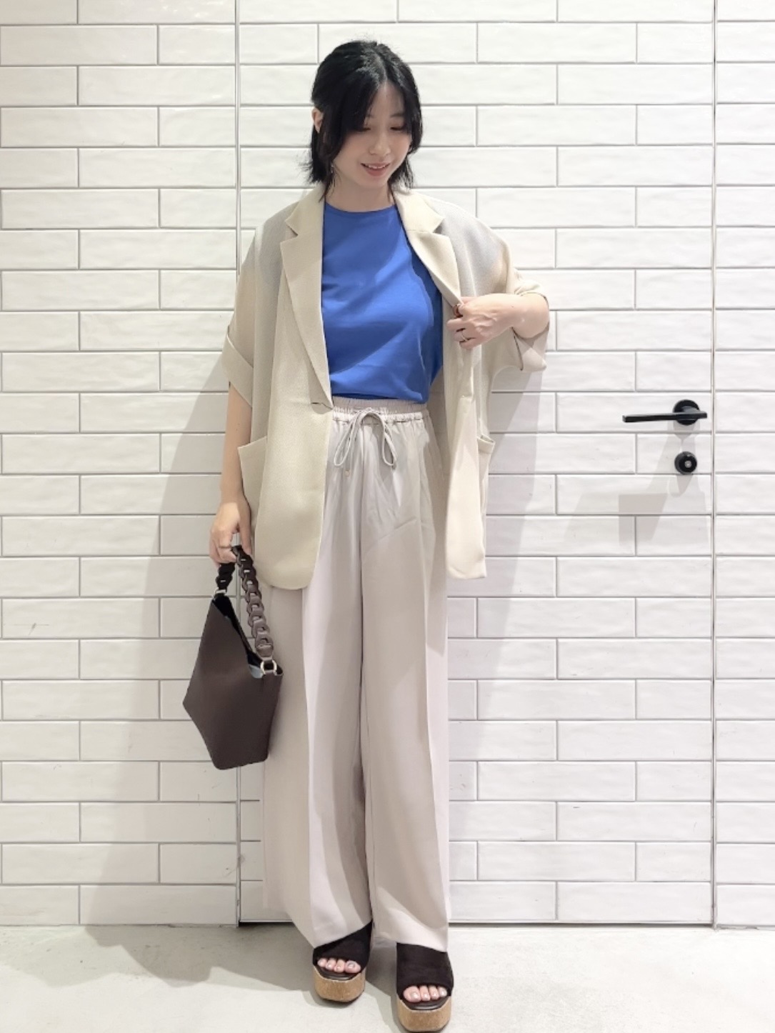 しおりさんの「OPAQUE.CLIP｜メッシュテーラードジャケット【洗濯機OK】」を使ったコーディネート