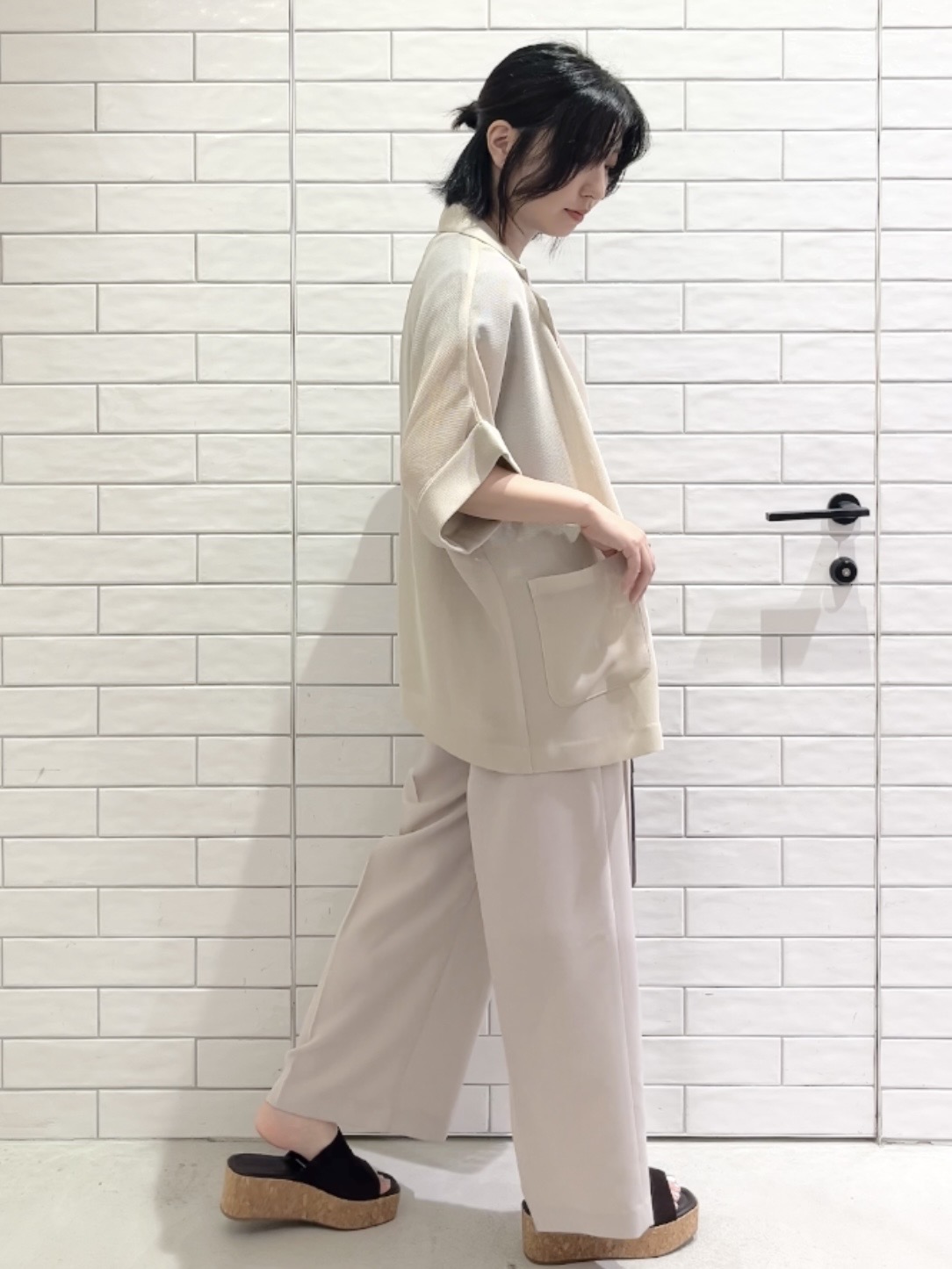 しおりさんの「OPAQUE.CLIP｜メッシュテーラードジャケット【洗濯機OK】」を使ったコーディネート