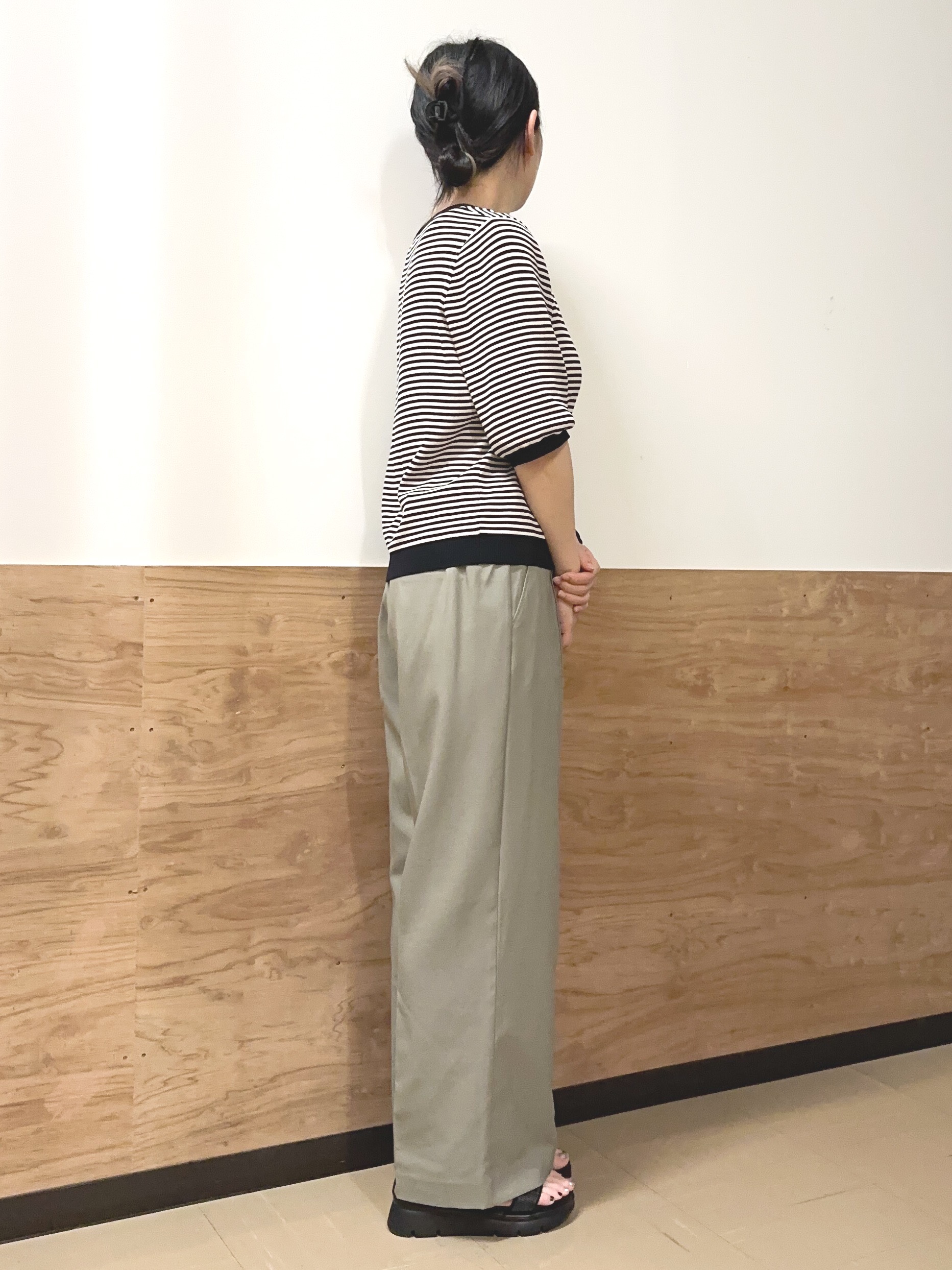 すーさんの「grove｜【シリーズ累計36万枚/UVカット・ひんやり・洗濯機OK】やわらかドライタッチ 五分袖クルーネックニ」を使ったコーディネート