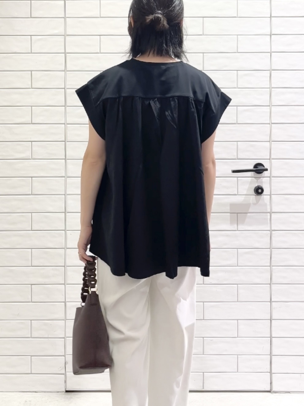 しおりさんの「OPAQUE.CLIP｜【接触冷感】バックフレアドッキングカットソー《洗濯機OK》」を使ったコーディネート