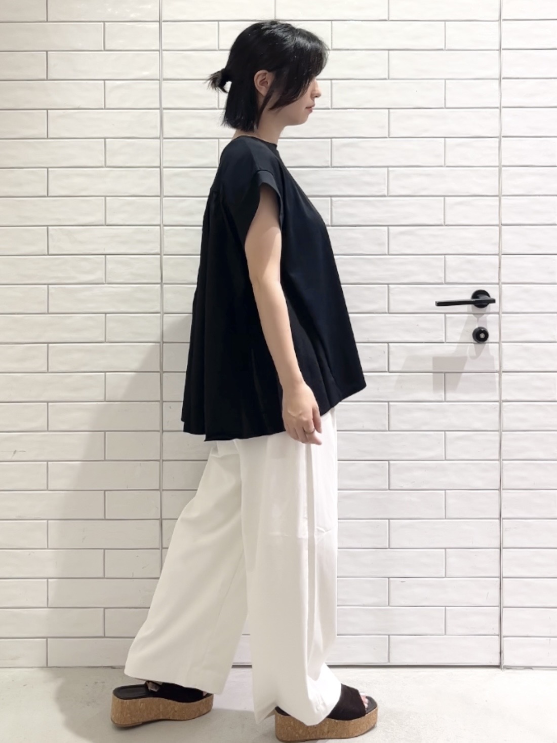 しおりさんの「OPAQUE.CLIP｜【接触冷感】バックフレアドッキングカットソー《洗濯機OK》」を使ったコーディネート