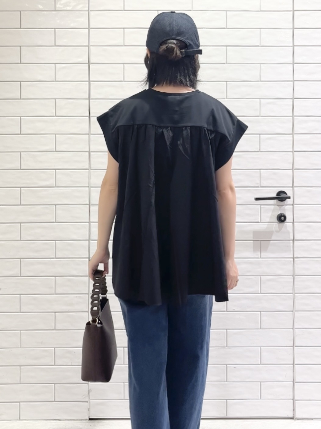 しおりさんの「OPAQUE.CLIP｜【接触冷感】バックフレアドッキングカットソー《洗濯機OK》」を使ったコーディネート
