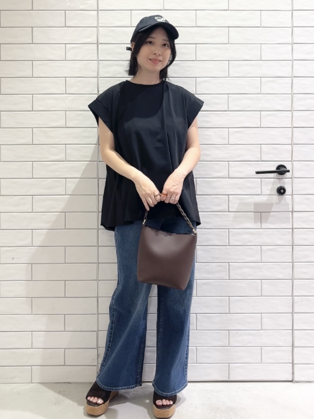 しおりさんの「OPAQUE.CLIP｜【接触冷感】バックフレアドッキングカットソー《洗濯機OK》」を使ったコーディネート