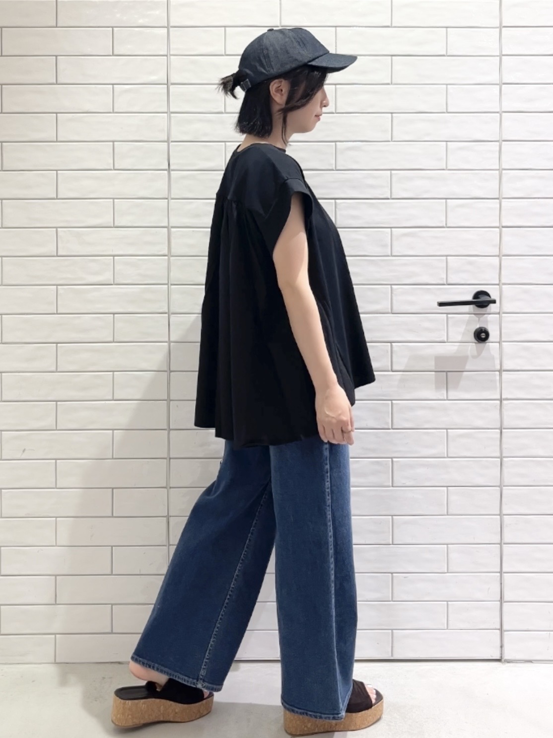 しおりさんの「OPAQUE.CLIP｜【接触冷感】バックフレアドッキングカットソー《洗濯機OK》」を使ったコーディネート