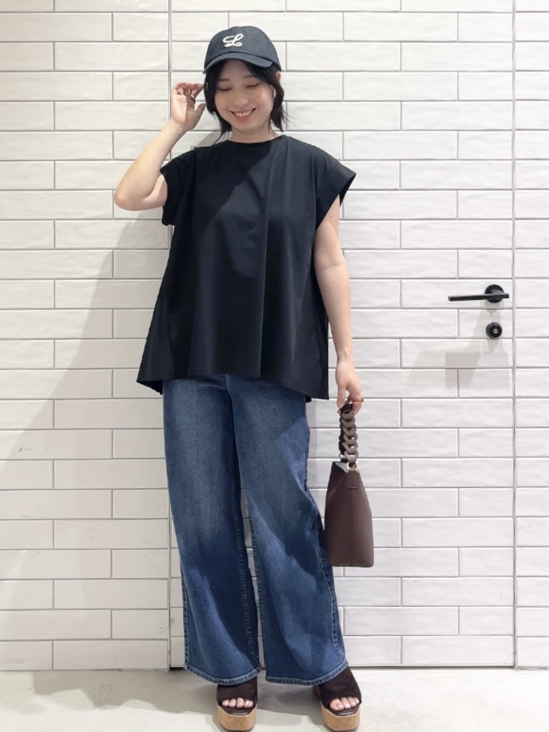 しおりさんの「OPAQUE.CLIP｜【接触冷感】バックフレアドッキングカットソー《洗濯機OK》」を使ったコーディネート