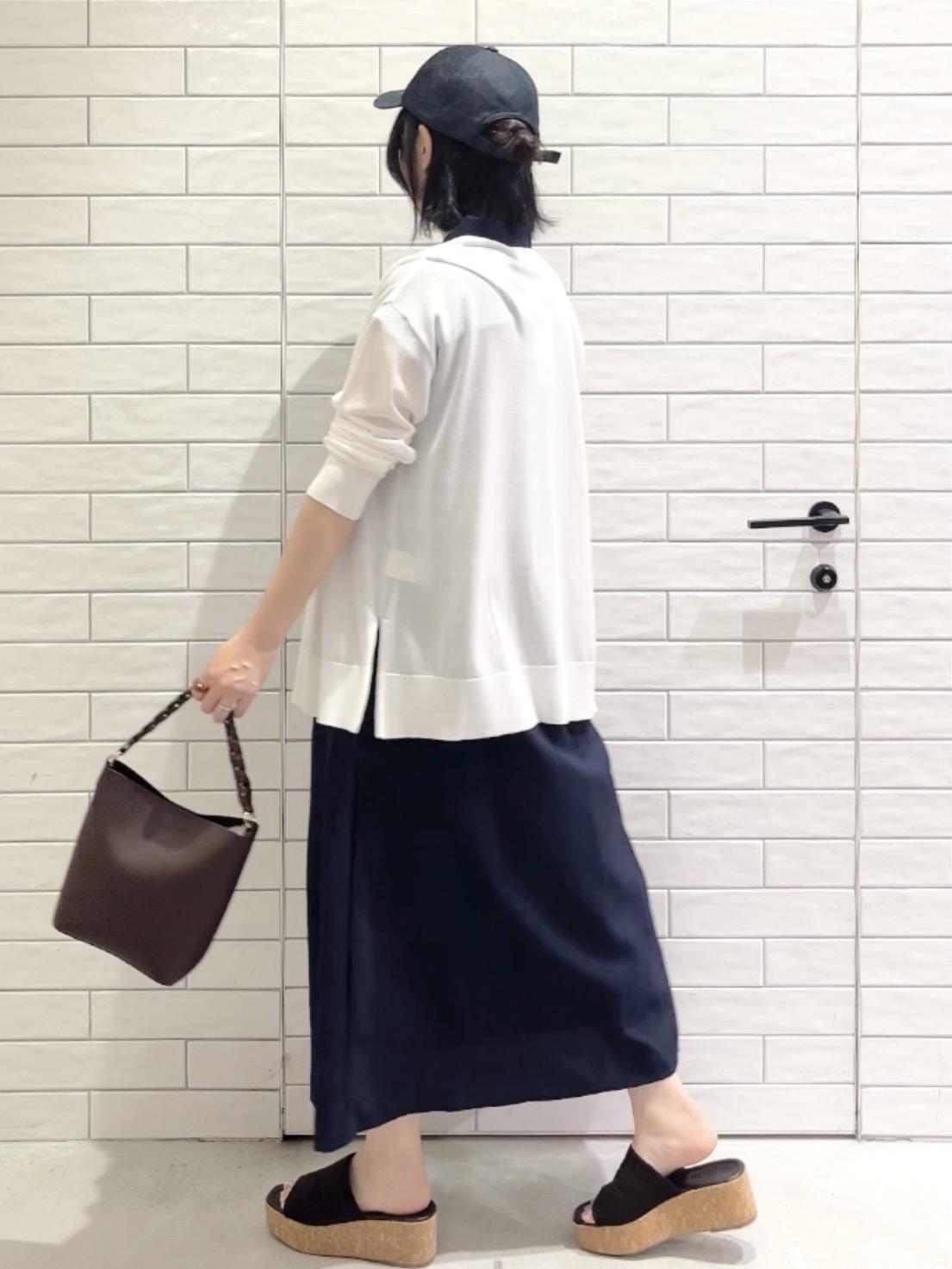 しおりさんの「OPAQUE.CLIP｜【接触冷感】ニットカーディガン《洗濯機OK／抗ピリング》」を使ったコーディネート