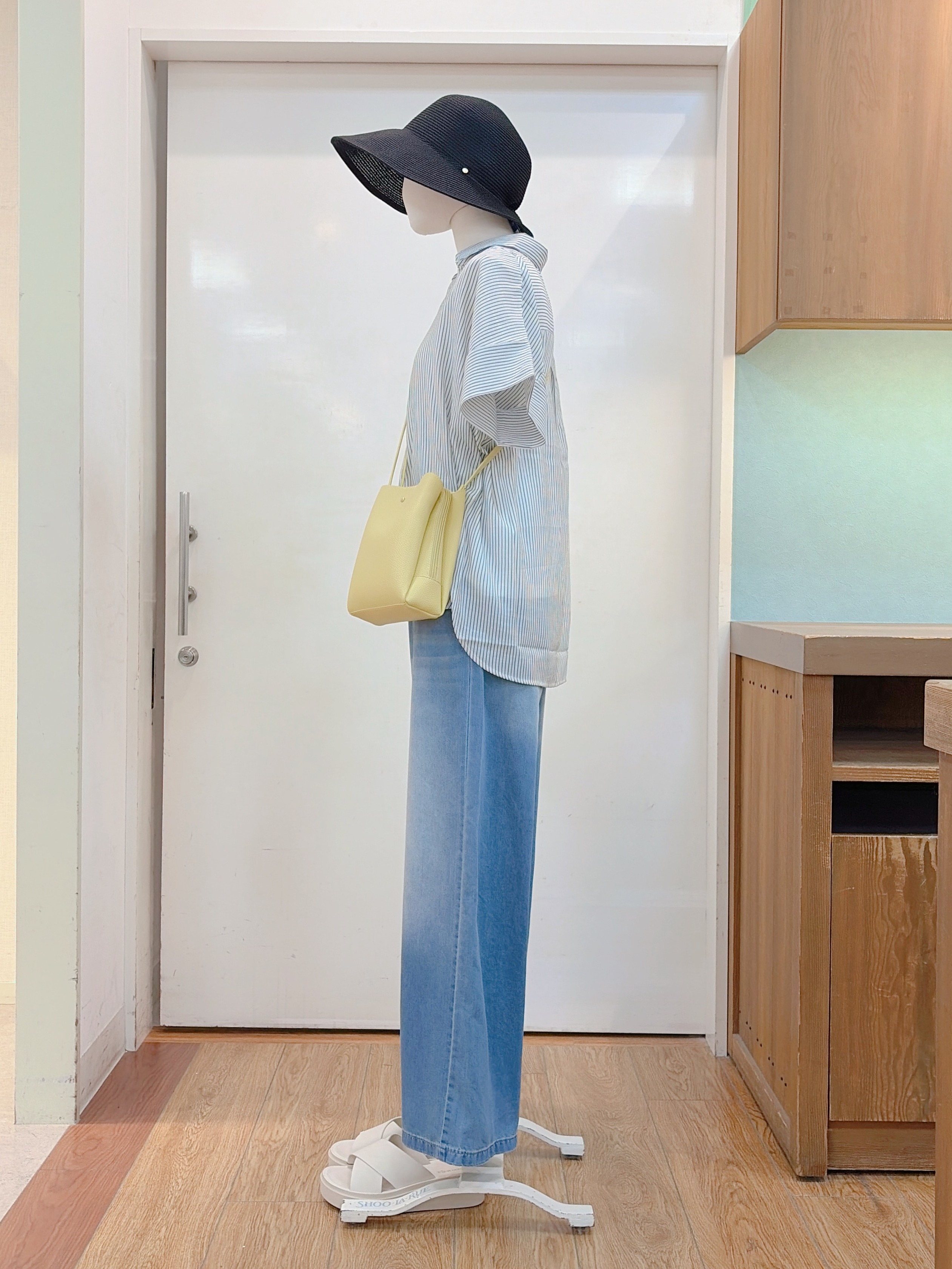 蒼さんの「SHOO･LA･RUE｜【2点セット/S-LL/洗濯機可】時短でコーデ決まる スラブスキッパーシャツ＋タンクトップ」を使ったコーディネート